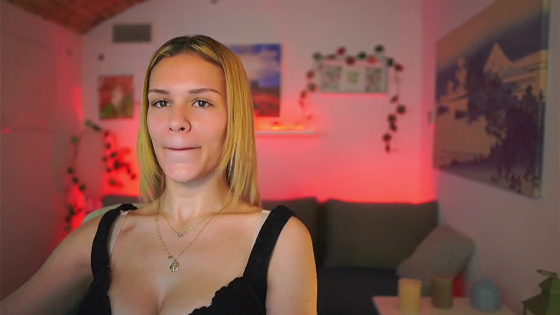 Gallery image thumbnail from Aria_Sky's myfreecams stream on, 03/24/2025, 14:46 image 13 of 20