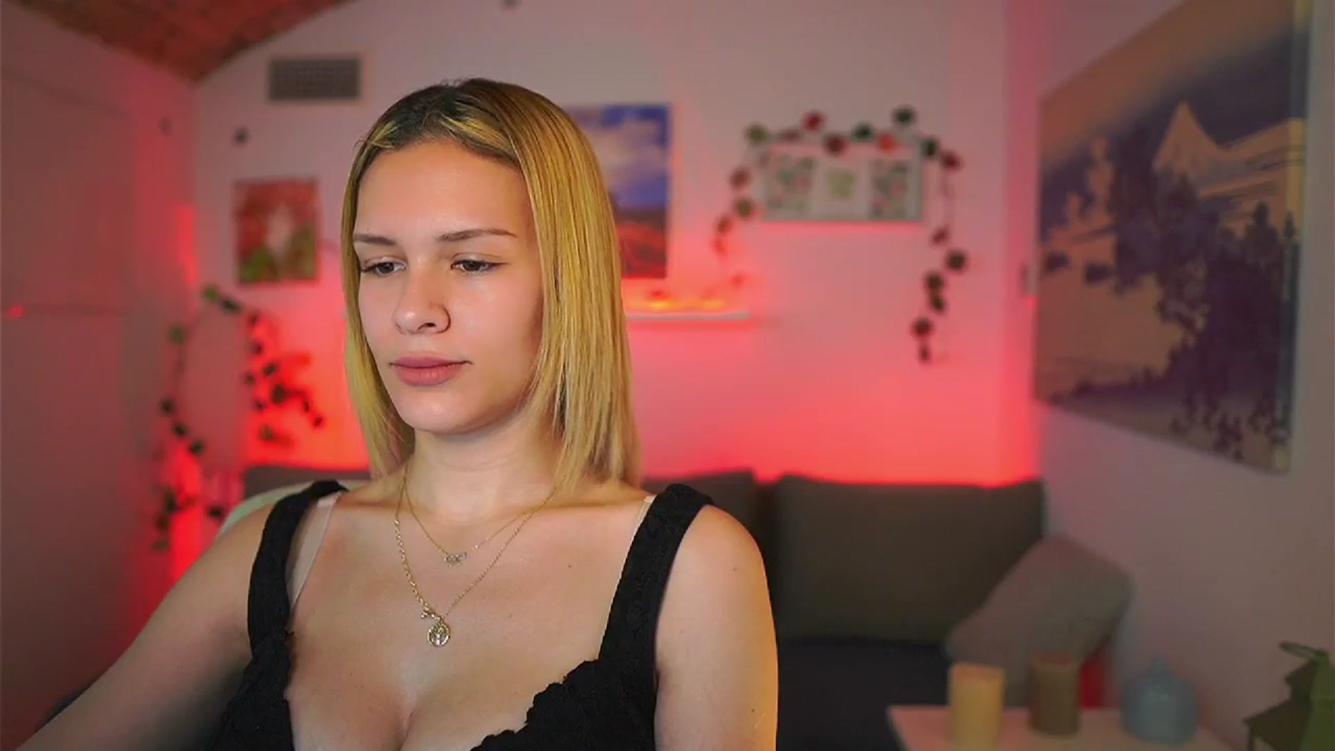 Gallery image thumbnail from Aria_Sky's myfreecams stream on, 03/24/2025, 14:46 image 6 of 20