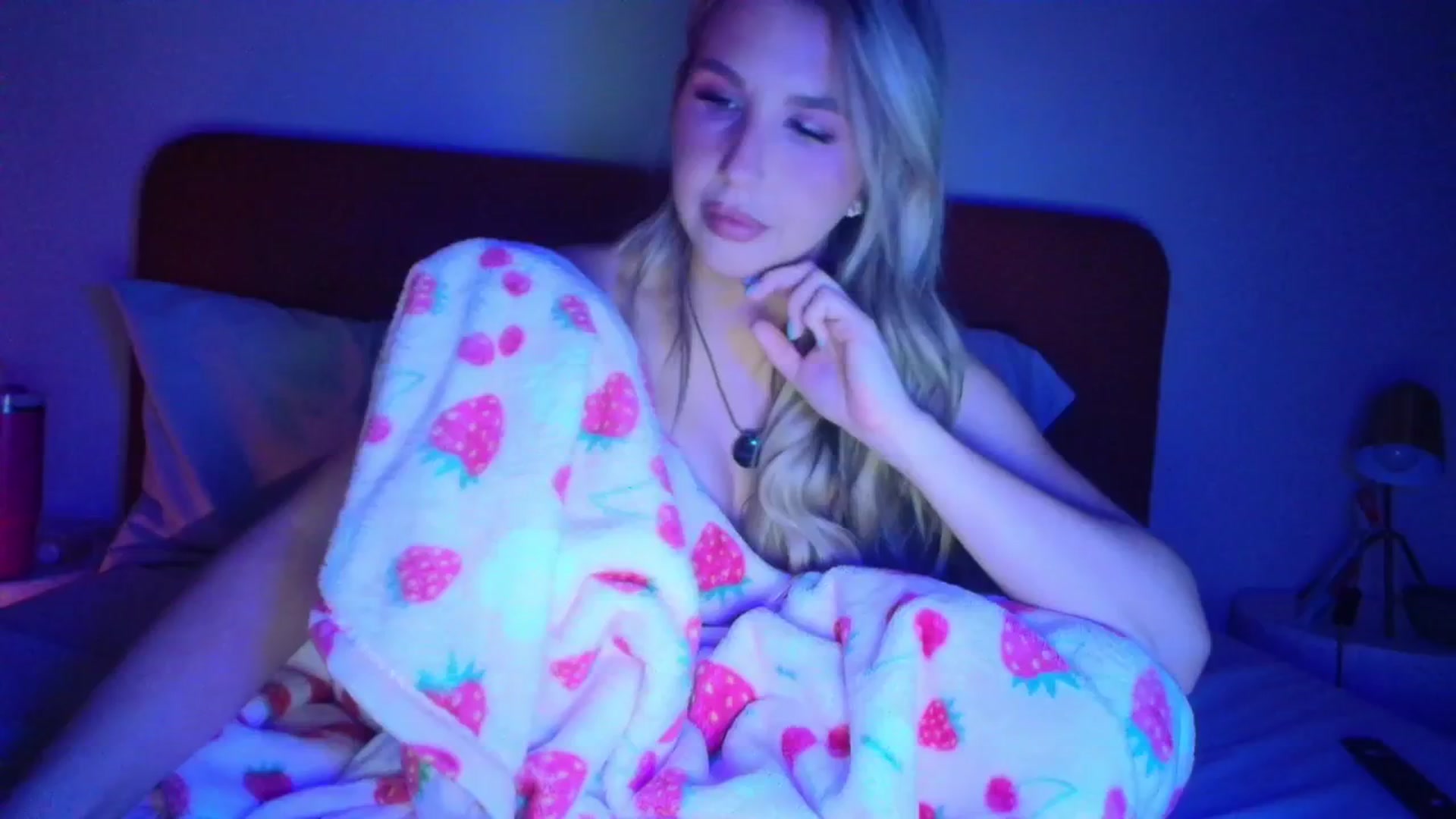 Gallery image thumbnail from Aria_Woods's myfreecams stream on, 04/20/2026, 06:28 image 11 of 20