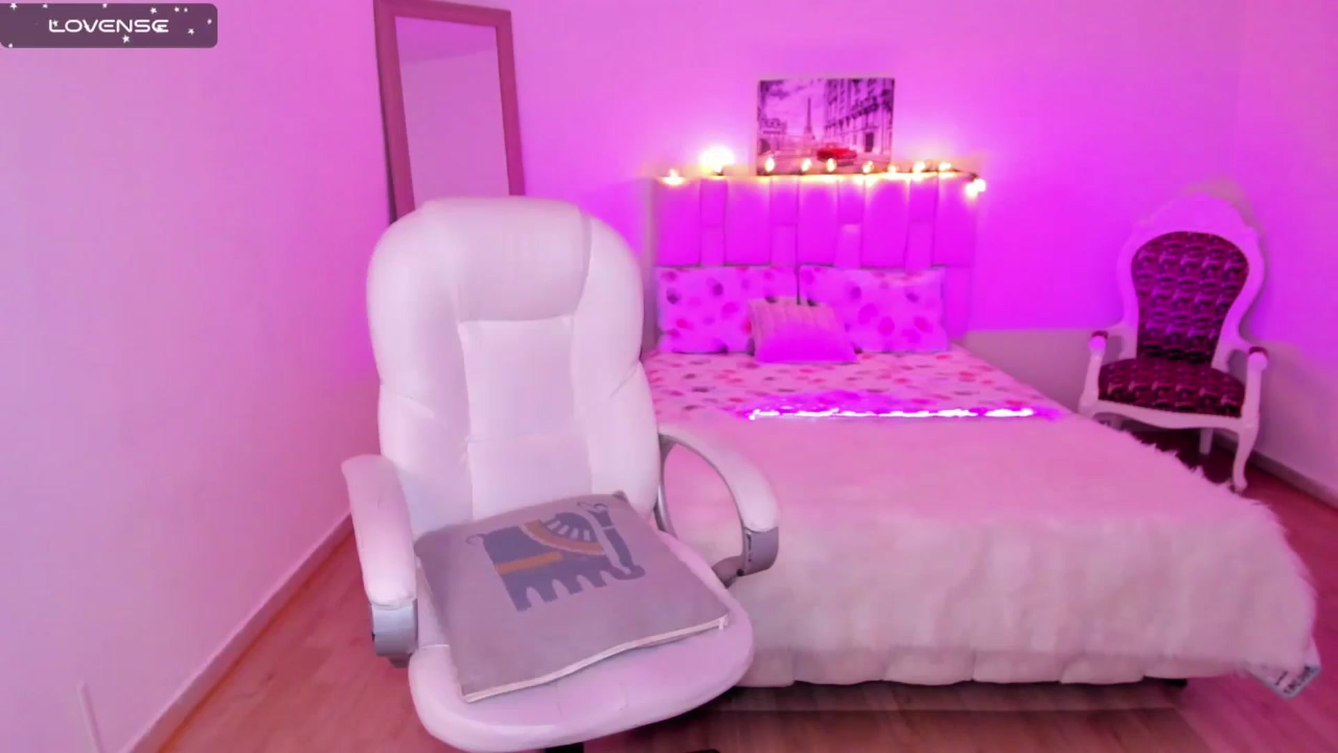 Gallery image thumbnail from Aria_brown_'s myfreecams stream on, 10/27/2023, 15:00 image 5 of 20