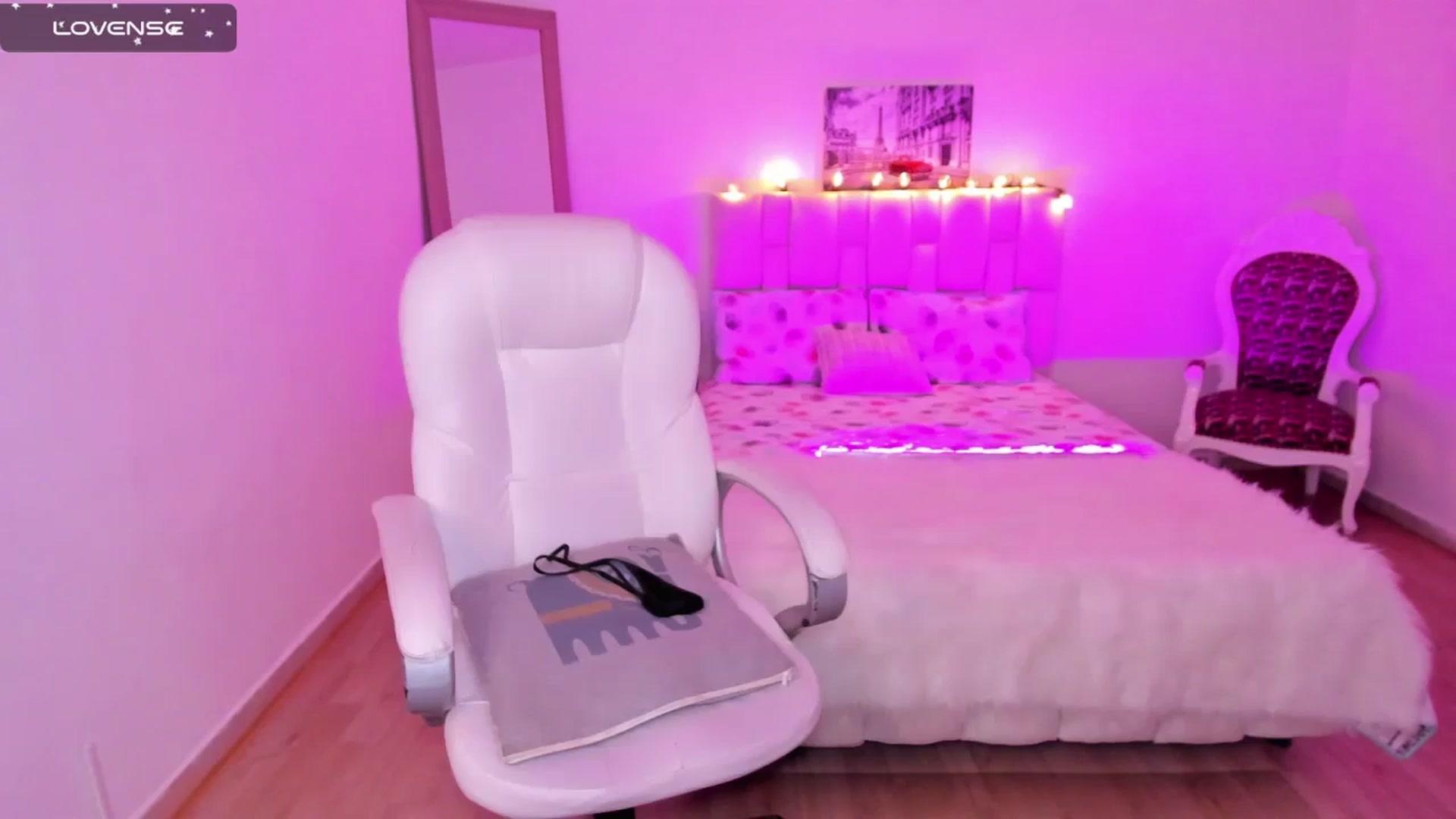 Gallery image thumbnail from Aria_brown_'s myfreecams stream on, 10/27/2023, 15:00 image 4 of 20