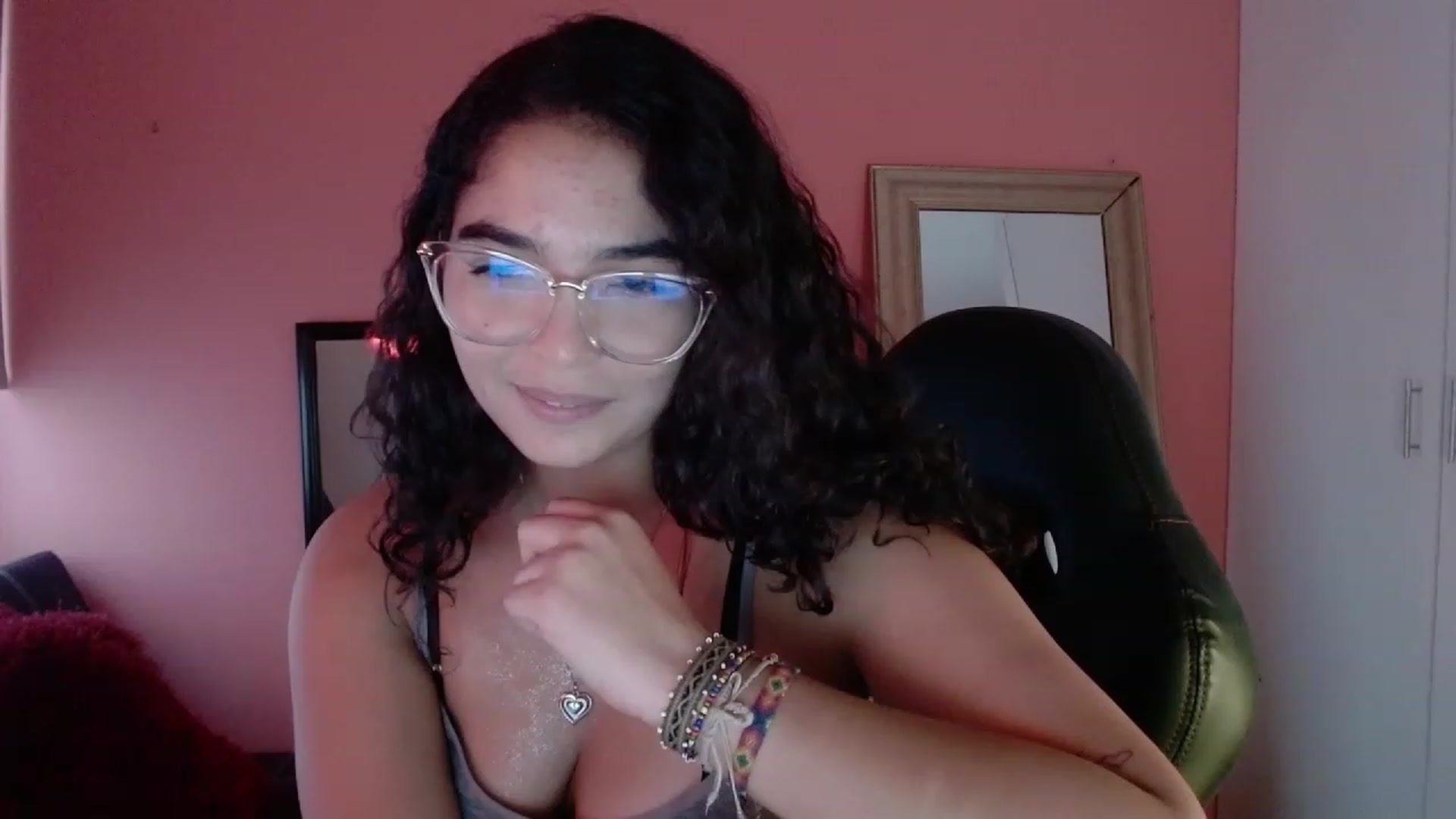Gallery image thumbnail from Ariagaleo's myfreecams stream on, 07/08/2023, 23:17 image 1 of 20
