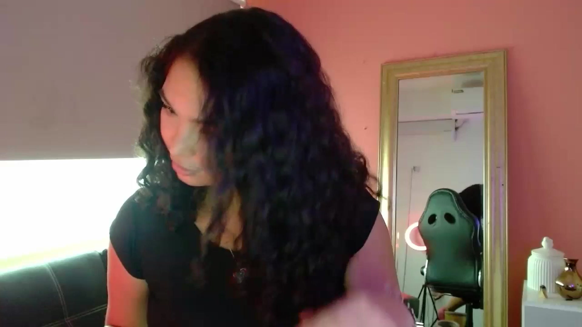 Gallery image thumbnail from Ariagaleo's myfreecams stream on, 07/11/2023, 19:59 image 5 of 20