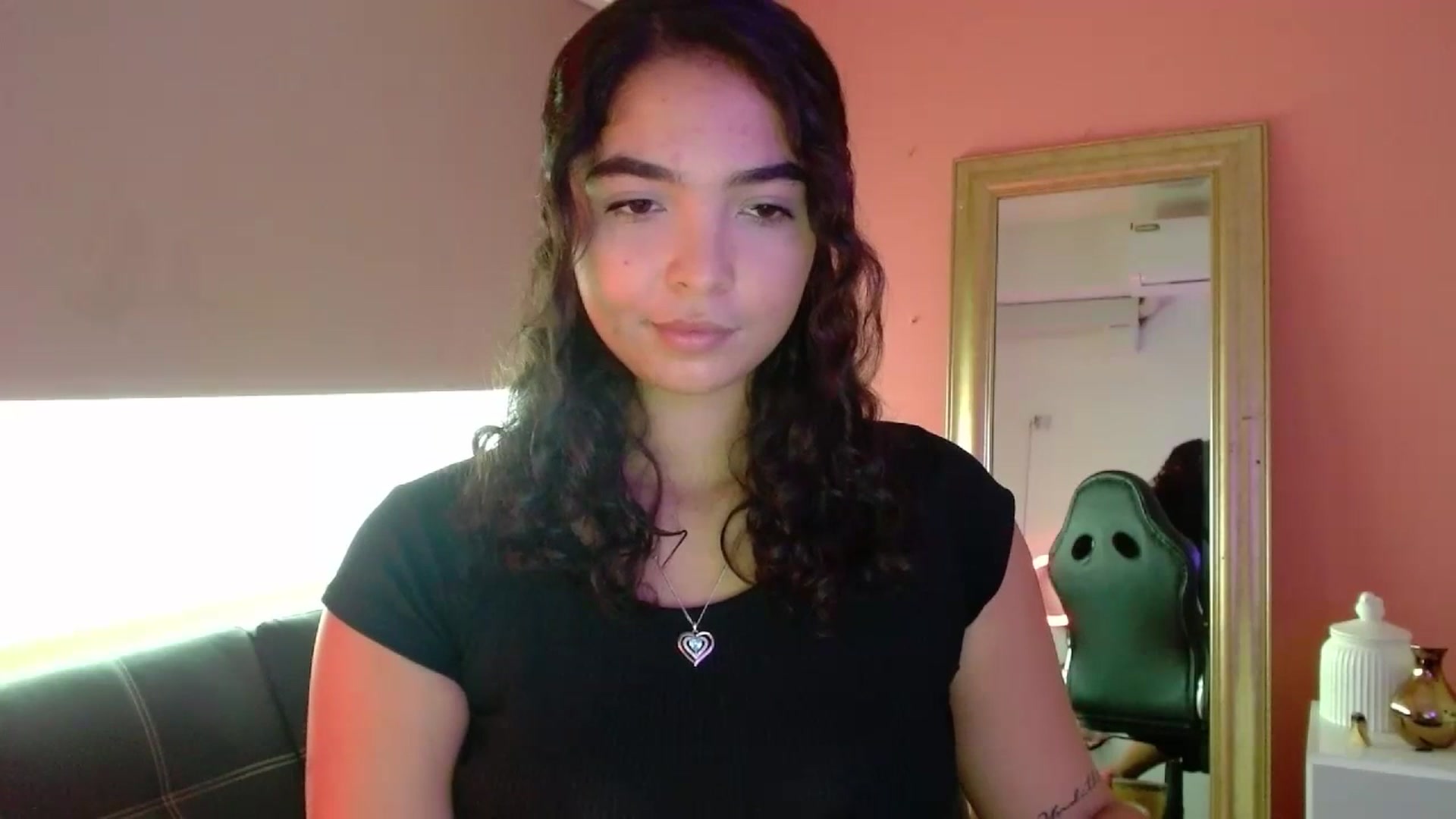 Gallery image thumbnail from Ariagaleo's myfreecams stream on, 07/11/2023, 19:59 image 6 of 20