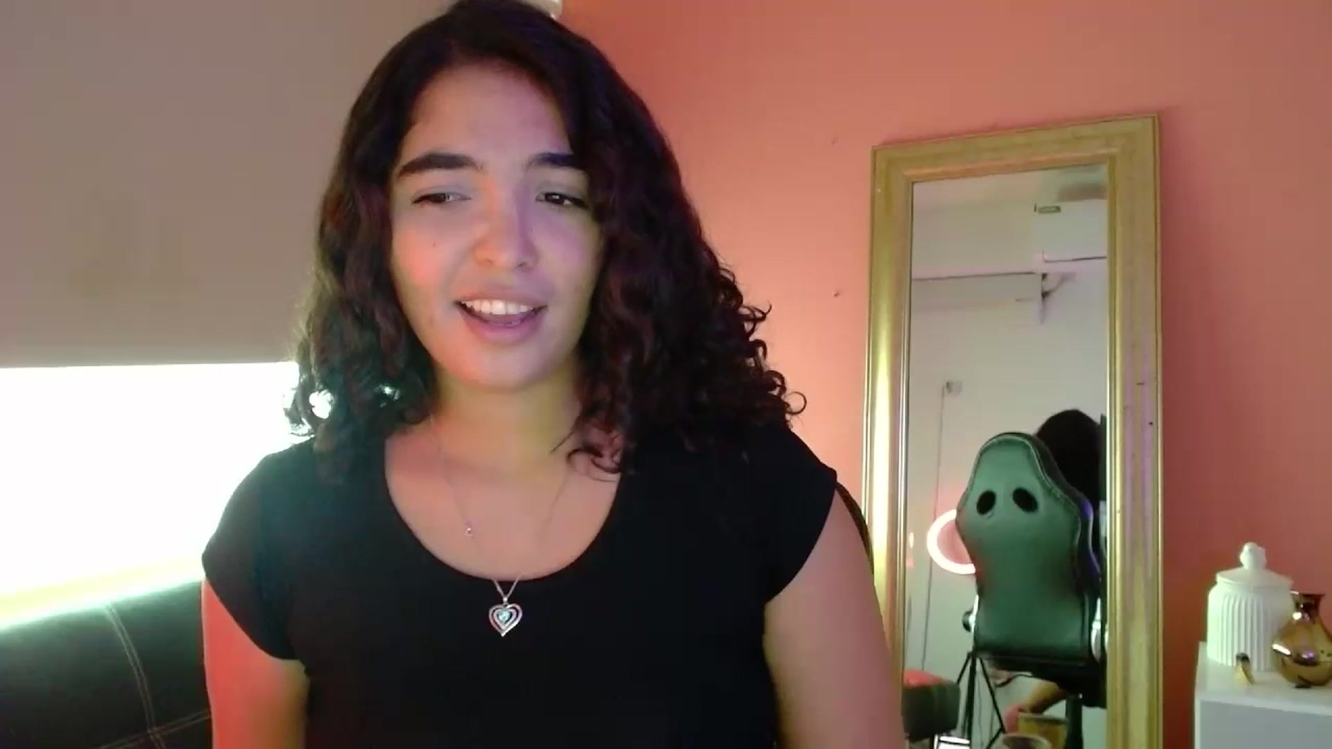 Gallery image thumbnail from Ariagaleo's myfreecams stream on, 07/11/2023, 19:59 image 1 of 20