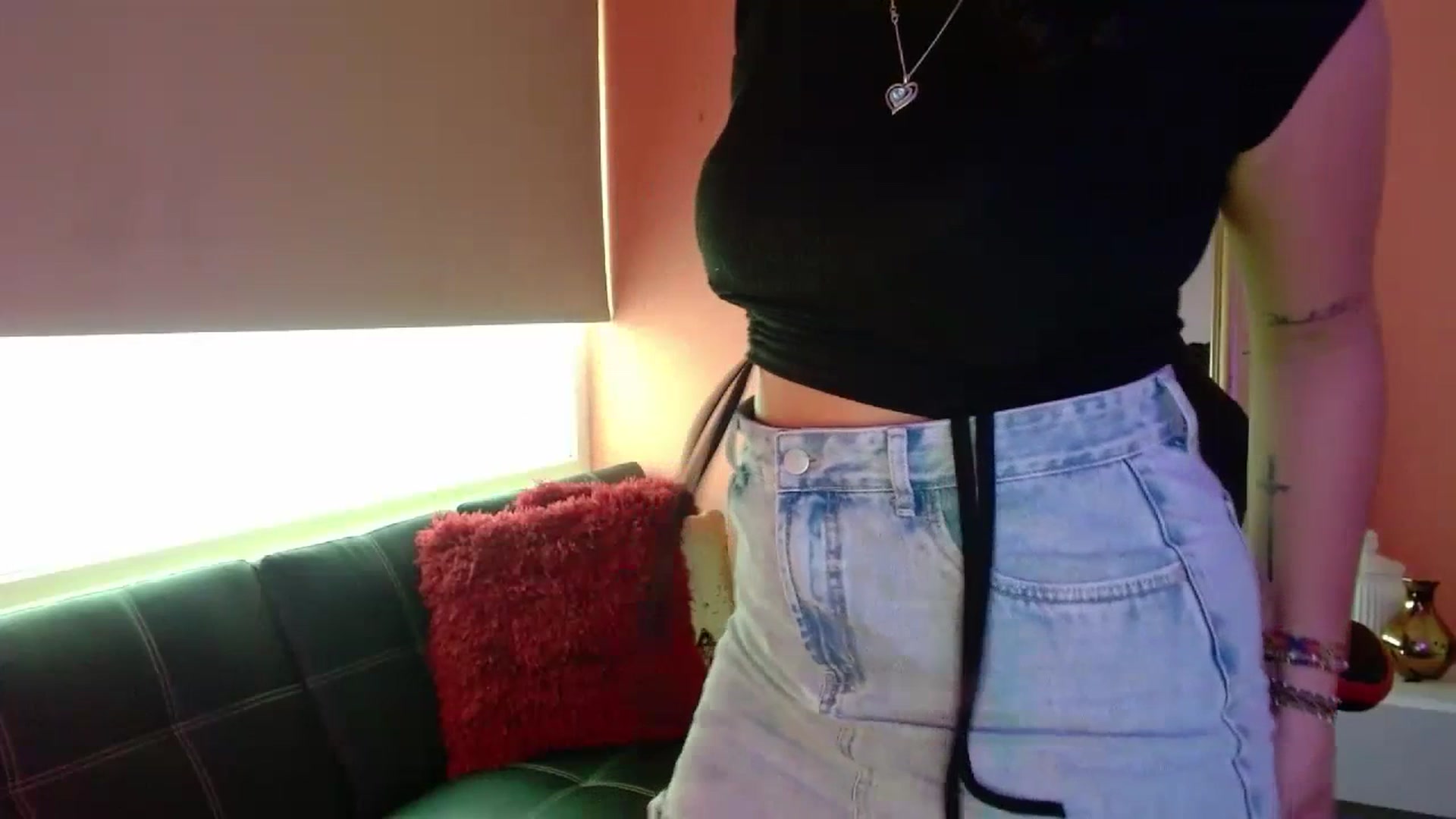 Gallery image thumbnail from Ariagaleo's myfreecams stream on, 07/11/2023, 21:02 image 4 of 20