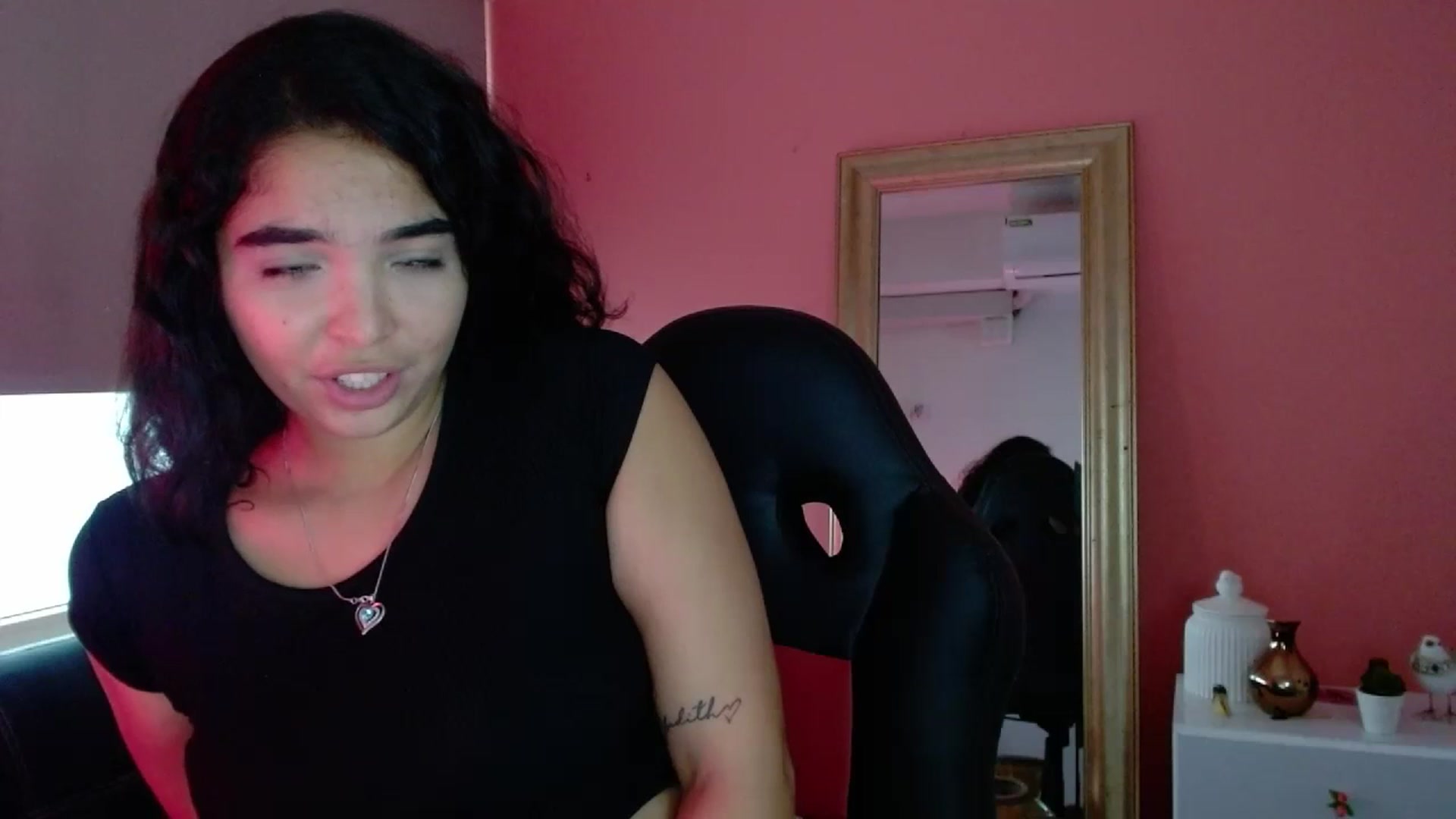 Gallery image thumbnail from Ariagaleo's myfreecams stream on, 07/11/2023, 21:51 image 11 of 20