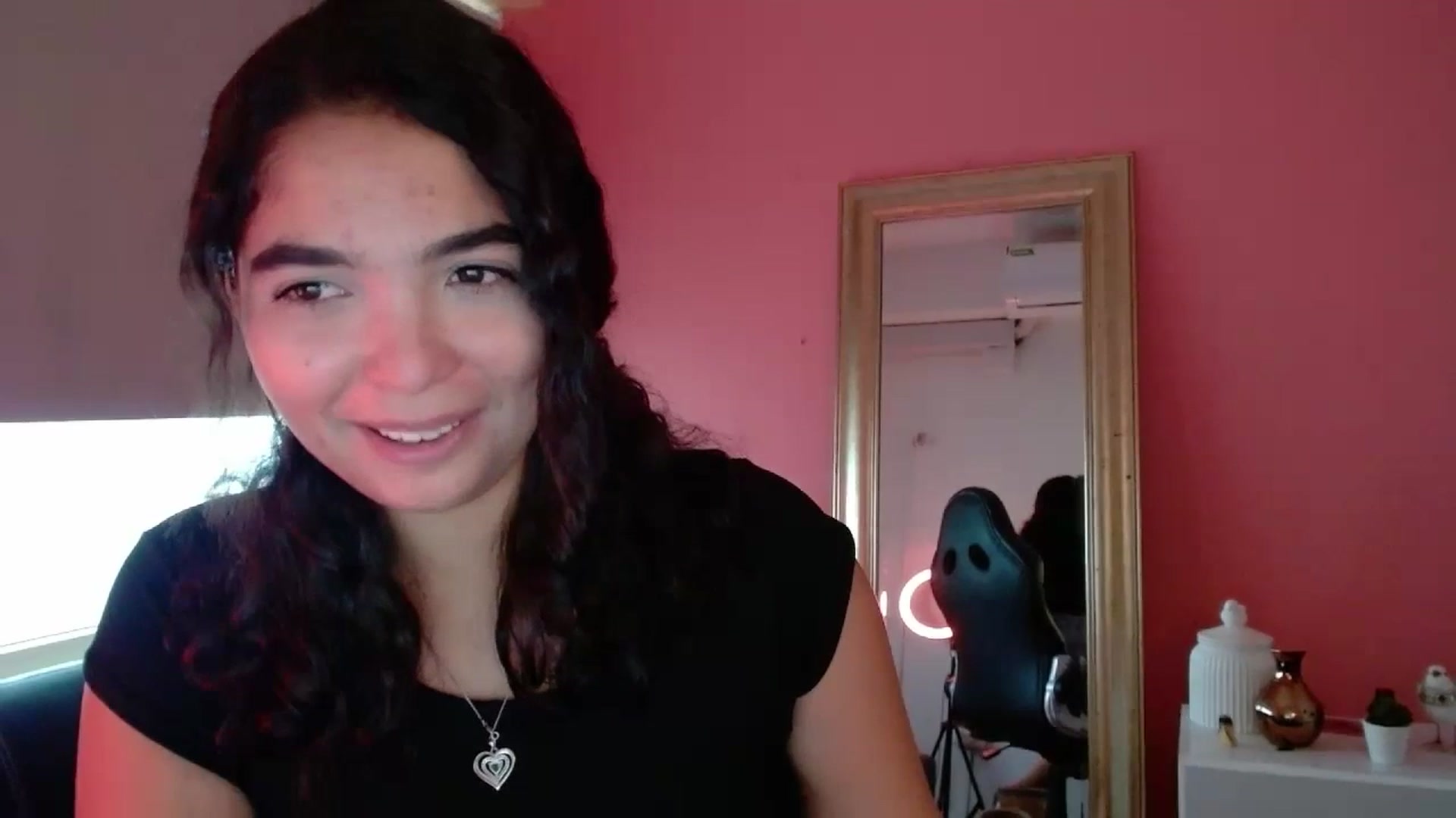 Gallery image thumbnail from Ariagaleo's myfreecams stream on, 07/11/2023, 21:51 image 4 of 20