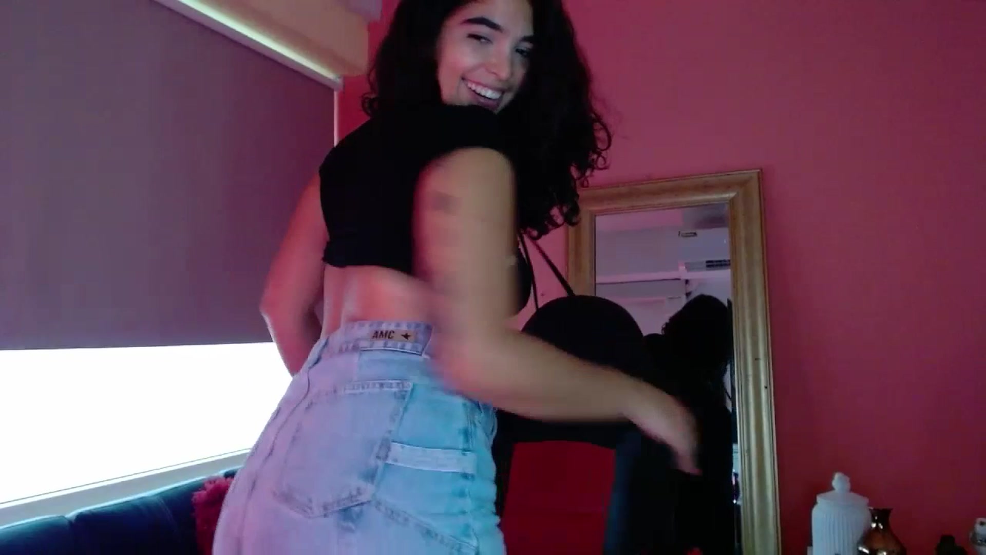 Gallery image thumbnail from Ariagaleo's myfreecams stream on, 07/11/2023, 21:51 image 14 of 20