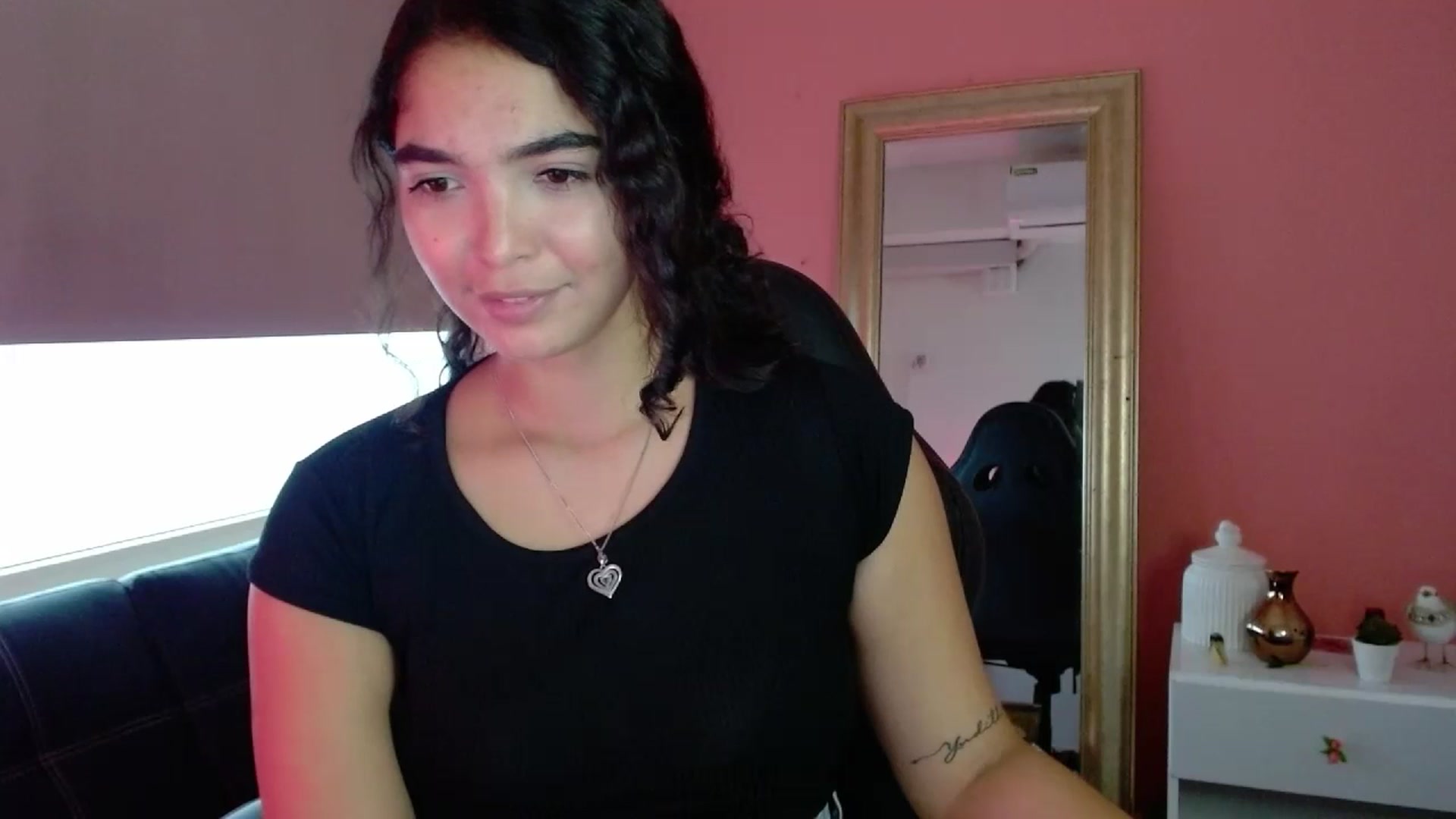 Gallery image thumbnail from Ariagaleo's myfreecams stream on, 07/11/2023, 21:51 image 7 of 20