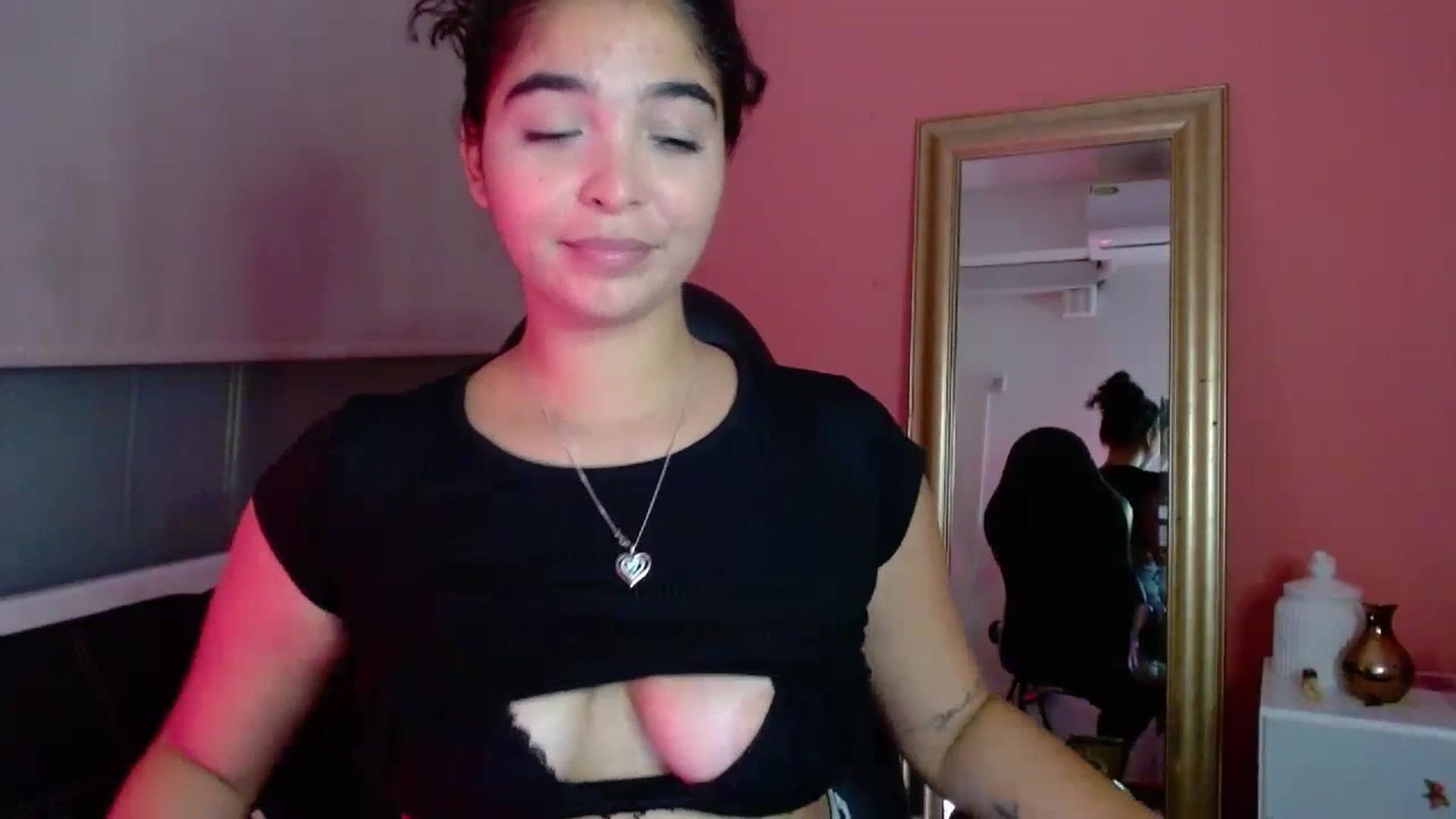 Gallery image thumbnail from Ariagaleo's myfreecams stream on, 07/11/2023, 23:37 image 20 of 20