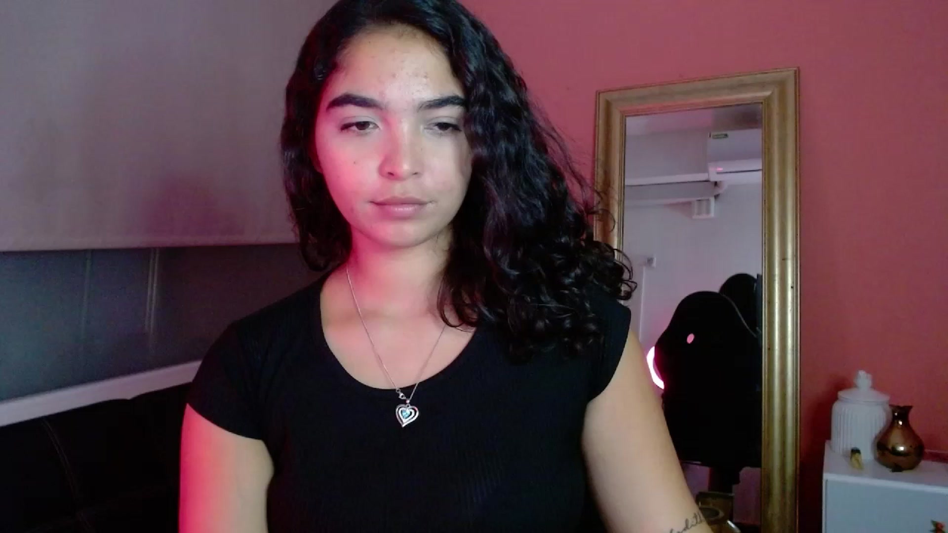 Gallery image thumbnail from Ariagaleo's myfreecams stream on, 07/11/2023, 23:37 image 6 of 20