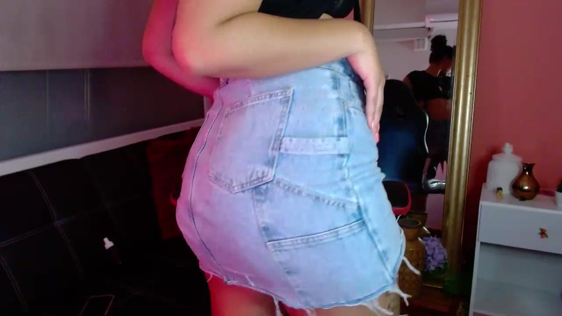 Gallery image thumbnail from Ariagaleo's myfreecams stream on, 07/11/2023, 23:37 image 15 of 20