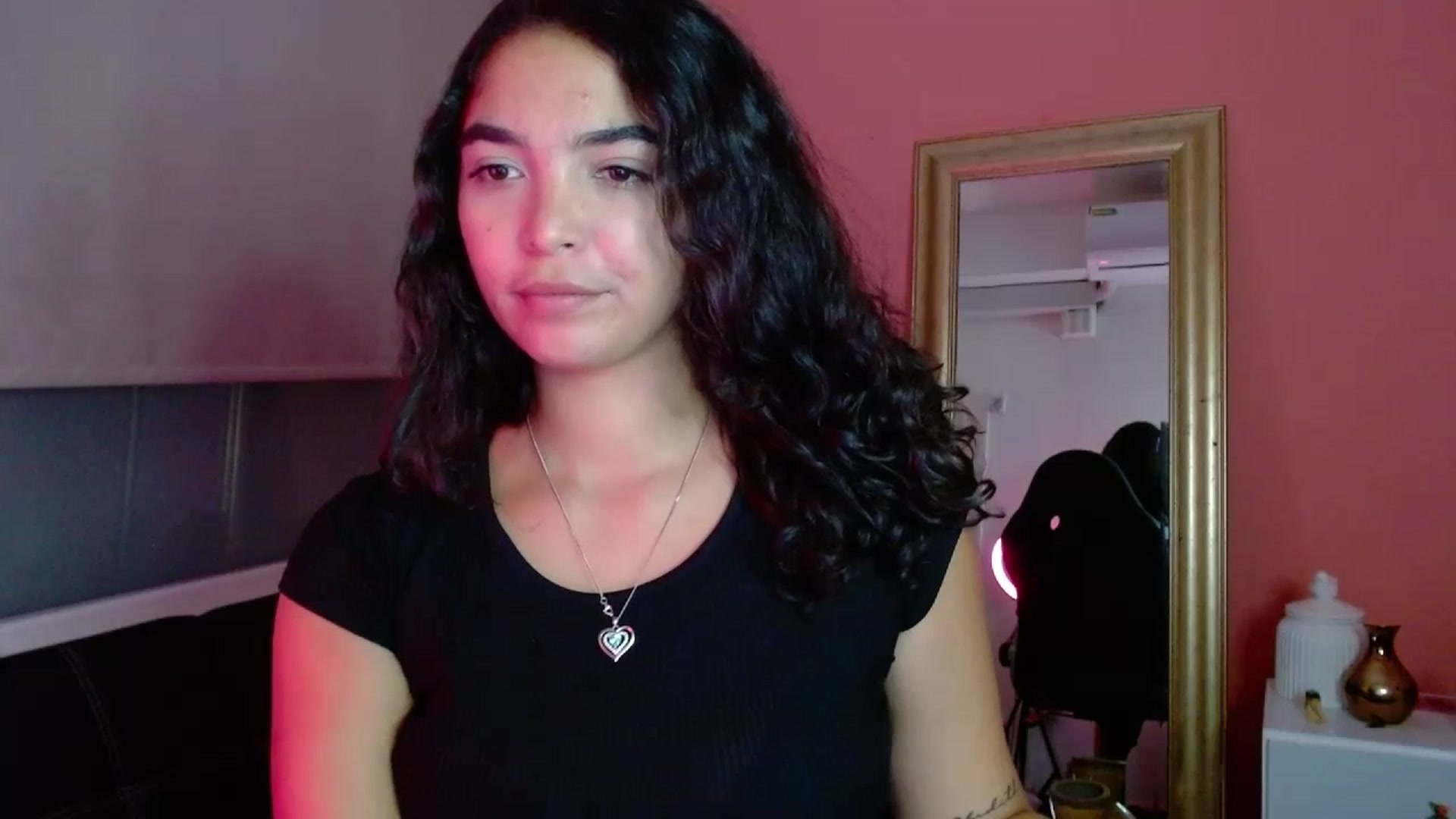 Gallery image thumbnail from Ariagaleo's myfreecams stream on, 07/11/2023, 23:37 image 2 of 20