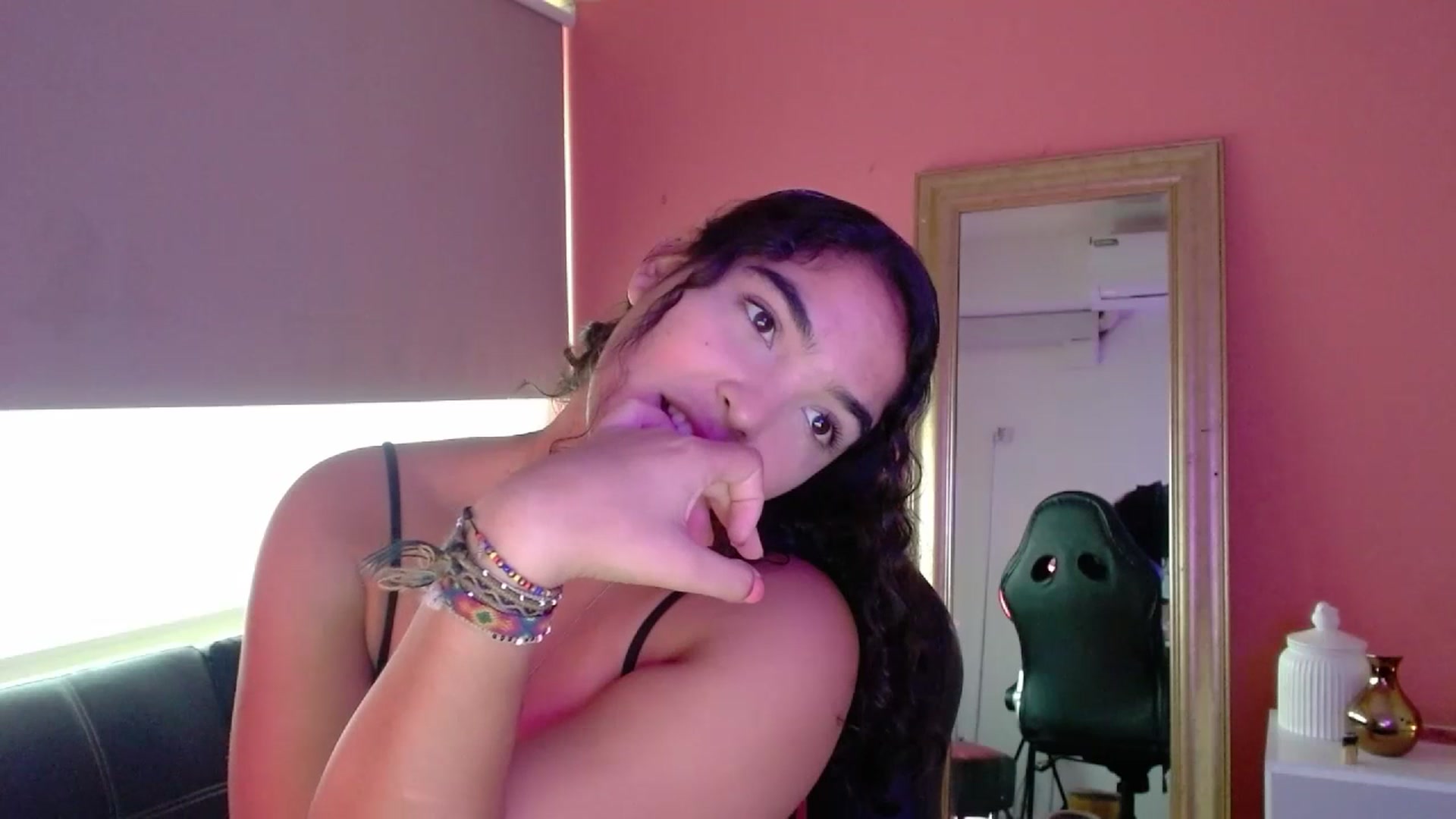 Gallery image thumbnail from Ariagaleo's myfreecams stream on, 07/14/2023, 20:24 image 4 of 20