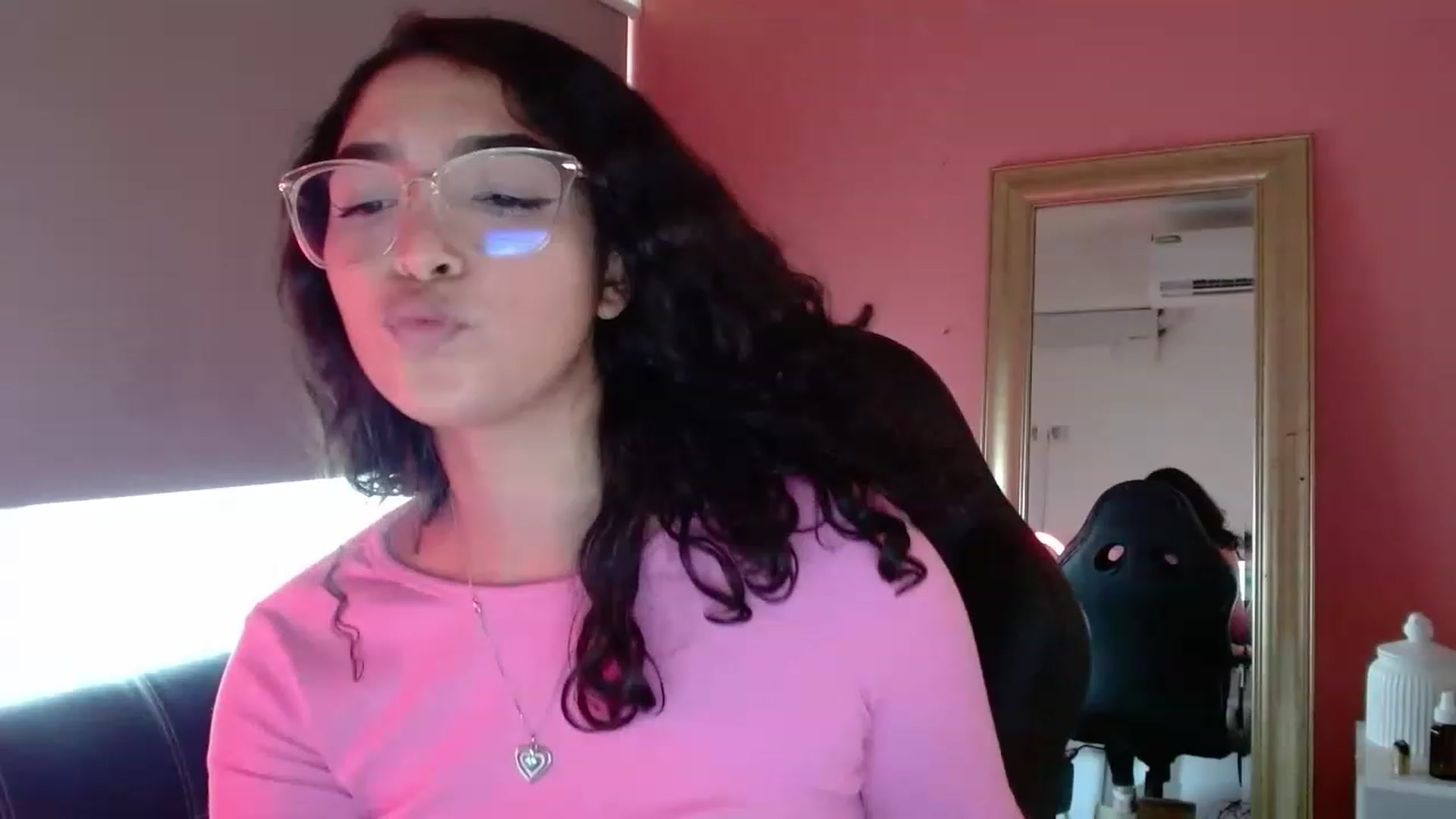 Gallery image thumbnail from Ariagaleo's myfreecams stream on, 07/15/2023, 20:22 image 2 of 20