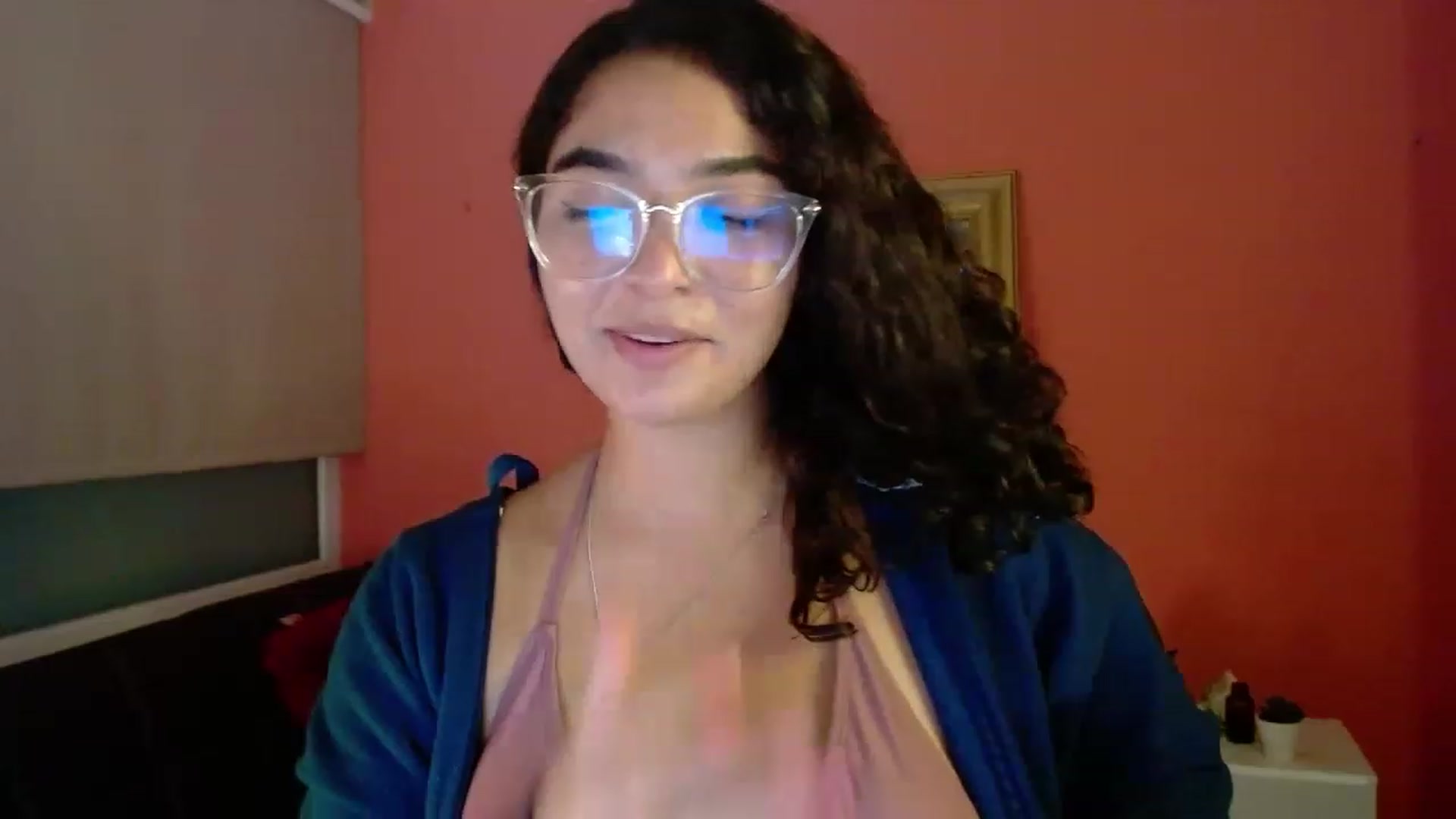 Gallery image thumbnail from Ariagaleo's myfreecams stream on, 07/19/2023, 01:20 image 16 of 20