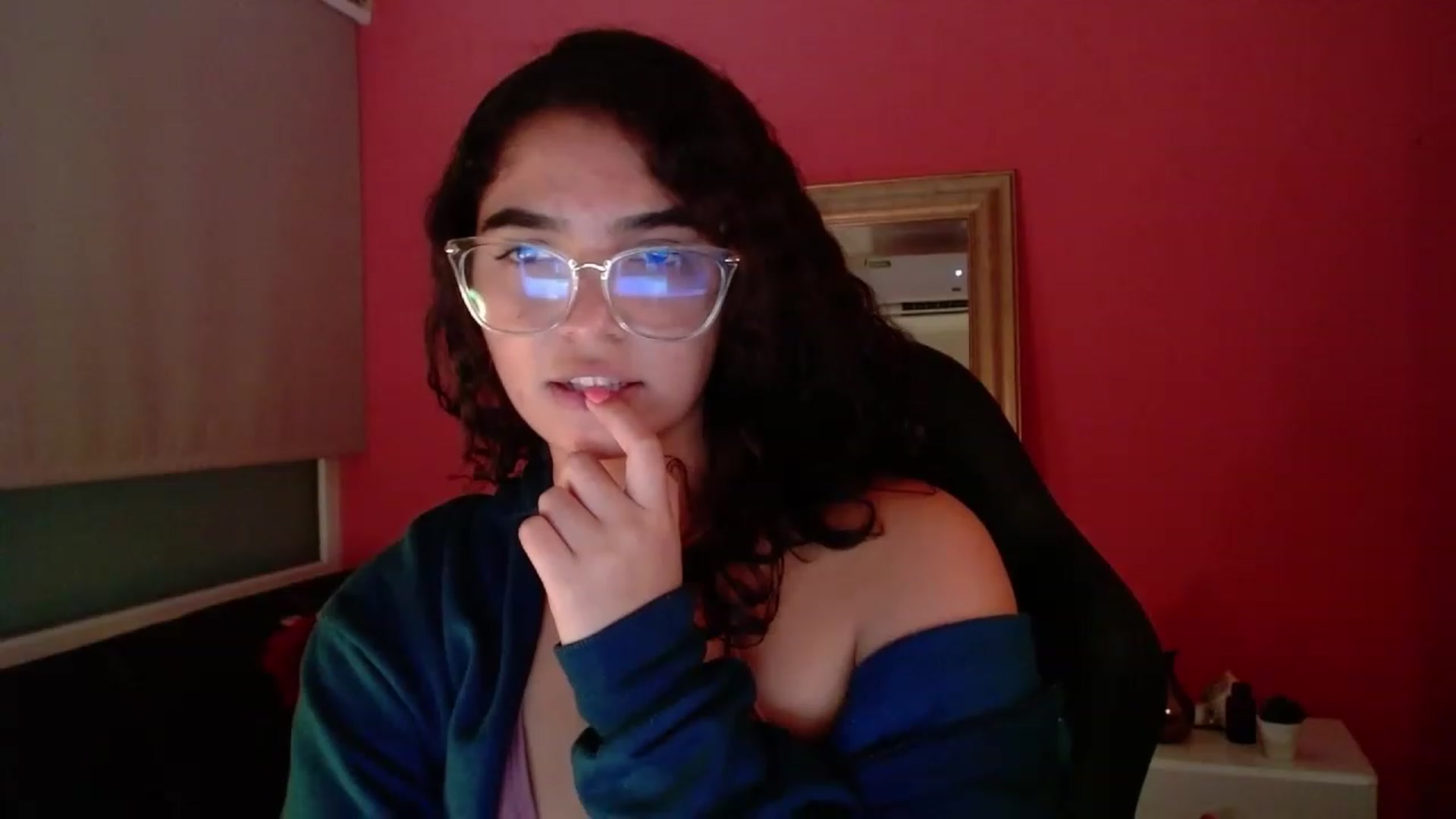 Gallery image thumbnail from Ariagaleo's myfreecams stream on, 07/19/2023, 01:20 image 11 of 20