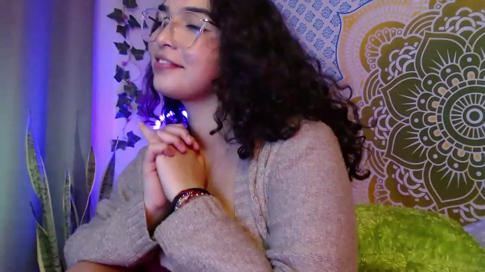 Gallery image thumbnail from Ariagaleo's myfreecams stream on, 08/06/2023, 09:25 image 1 of 20