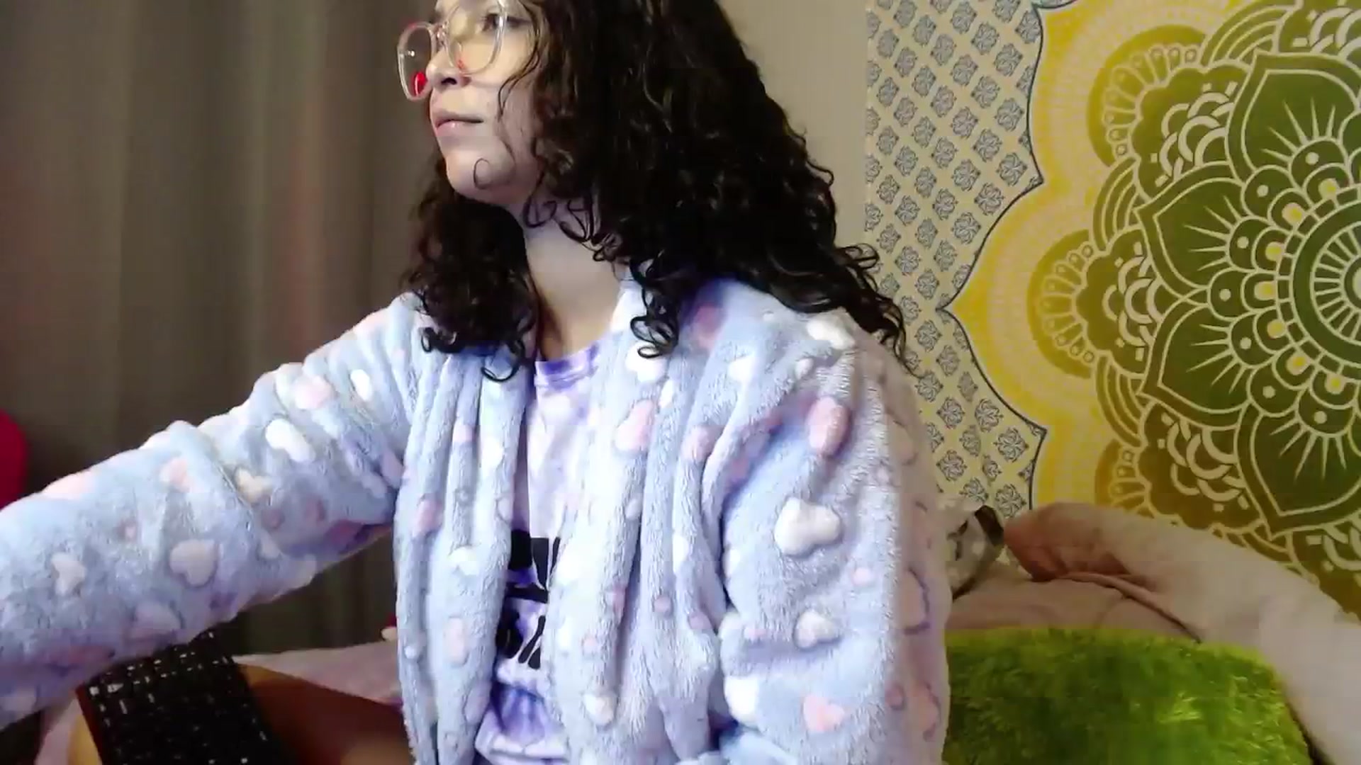 Gallery image thumbnail from Ariagaleo's myfreecams stream on, 08/09/2023, 24:51 image 18 of 20