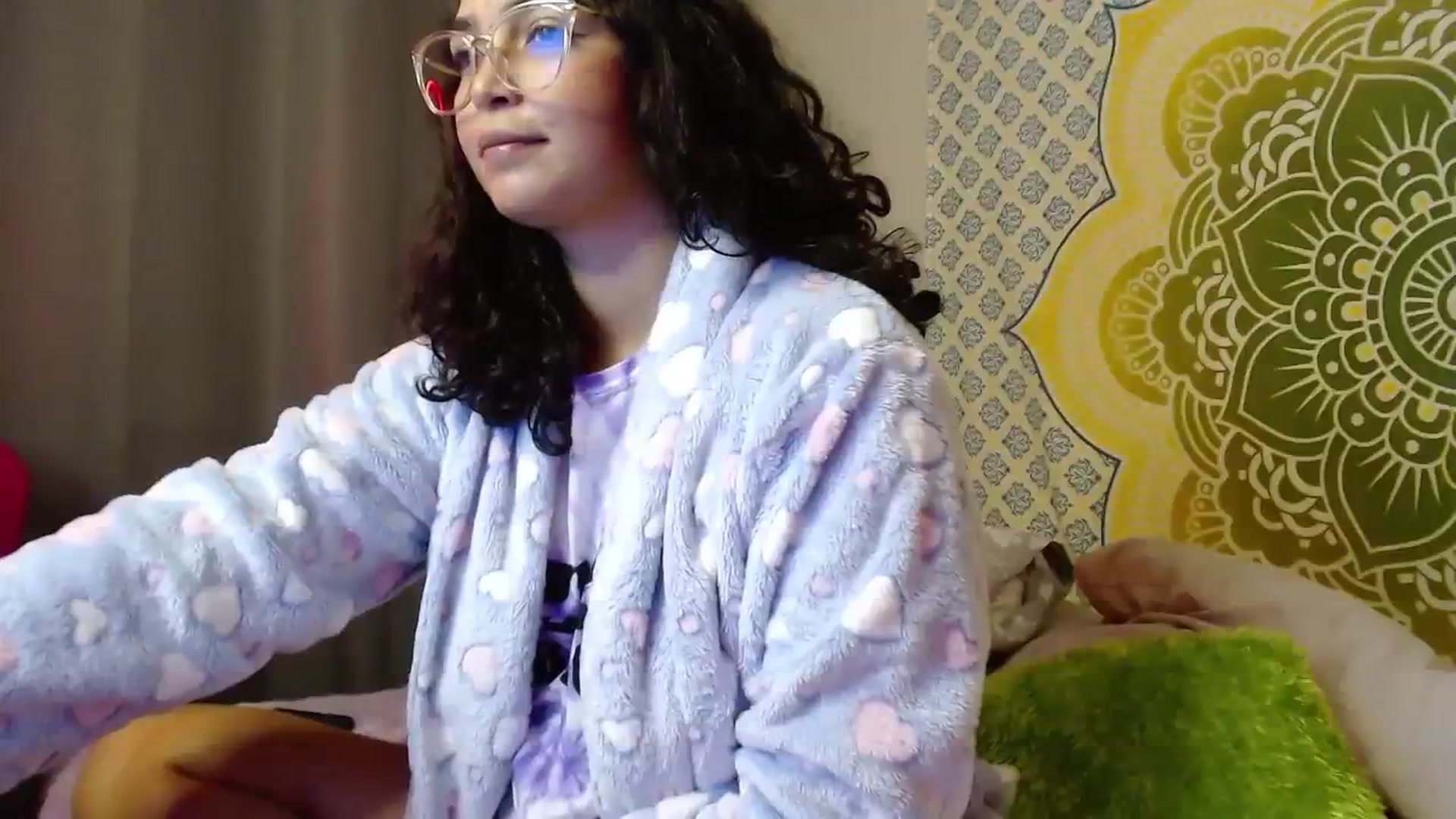 Gallery image thumbnail from Ariagaleo's myfreecams stream on, 08/09/2023, 24:51 image 17 of 20