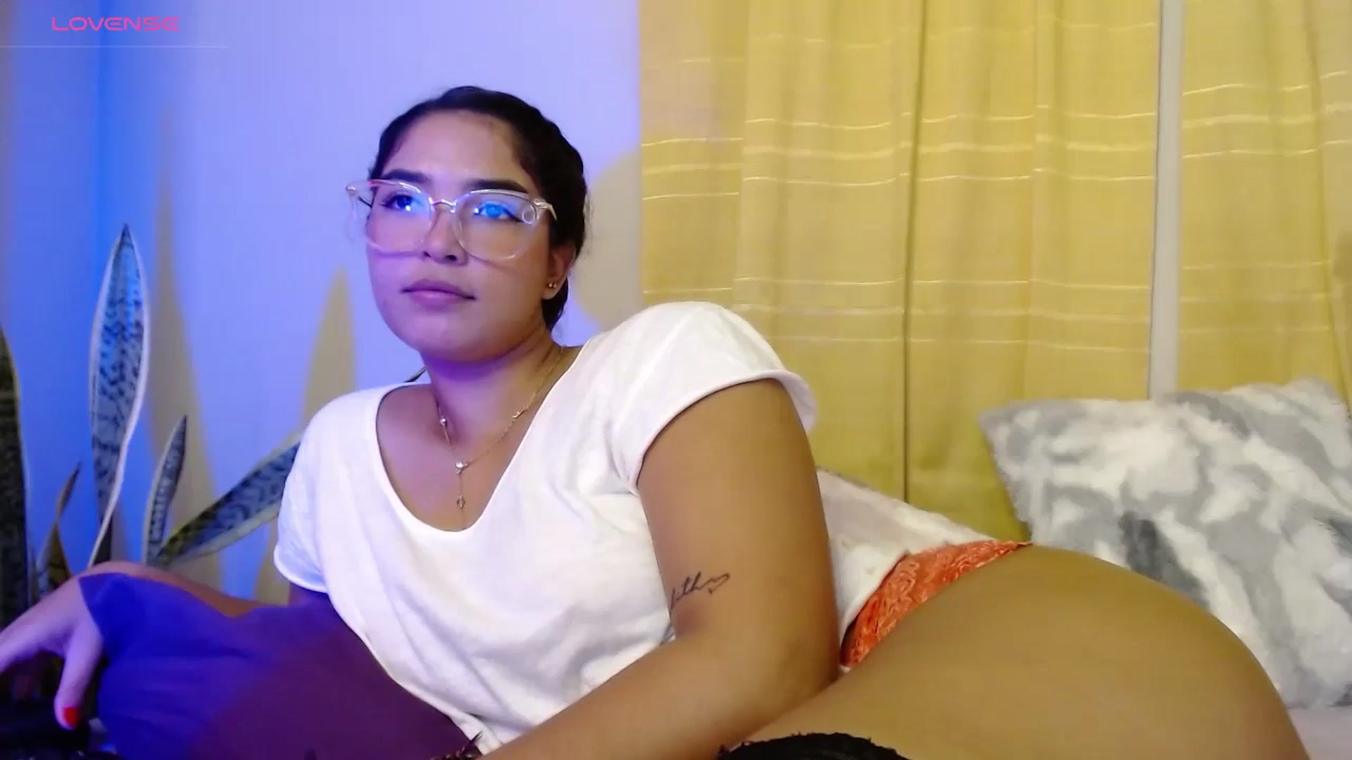 Gallery image thumbnail from Ariagaleo's myfreecams stream on, 08/27/2023, 04:20 image 12 of 20