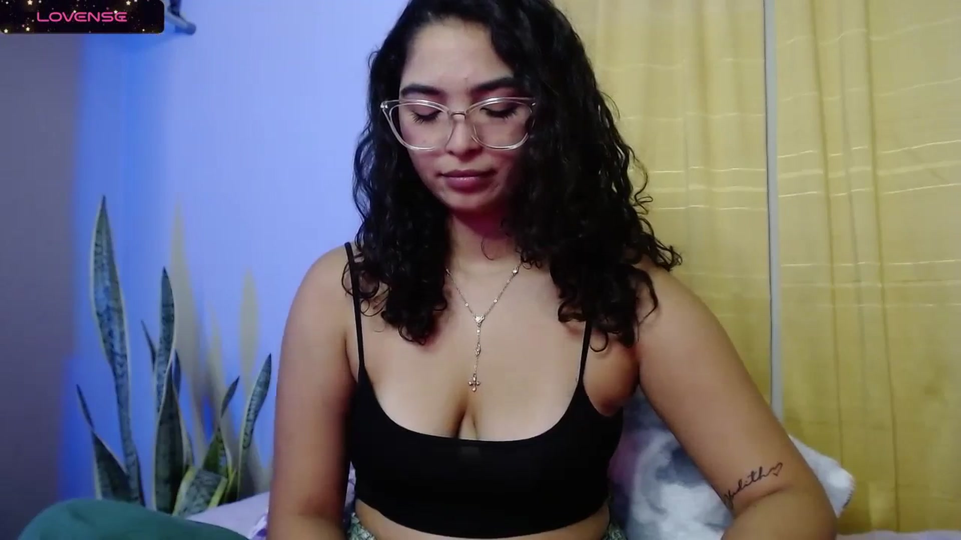 Gallery image thumbnail from Ariagaleo's myfreecams stream on, 09/08/2023, 22:03 image 9 of 20