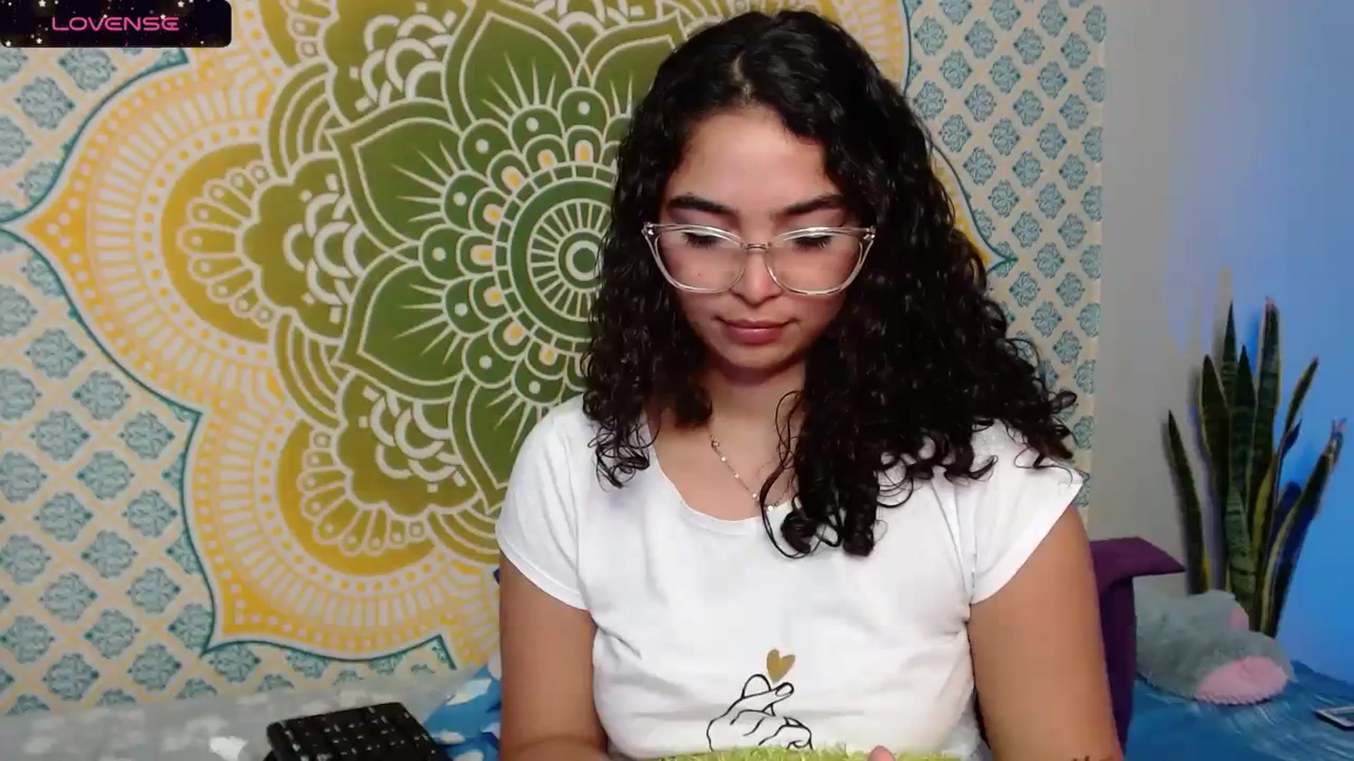 Gallery image thumbnail from Ariagaleo's myfreecams stream on, 10/01/2023, 24:32 image 20 of 20