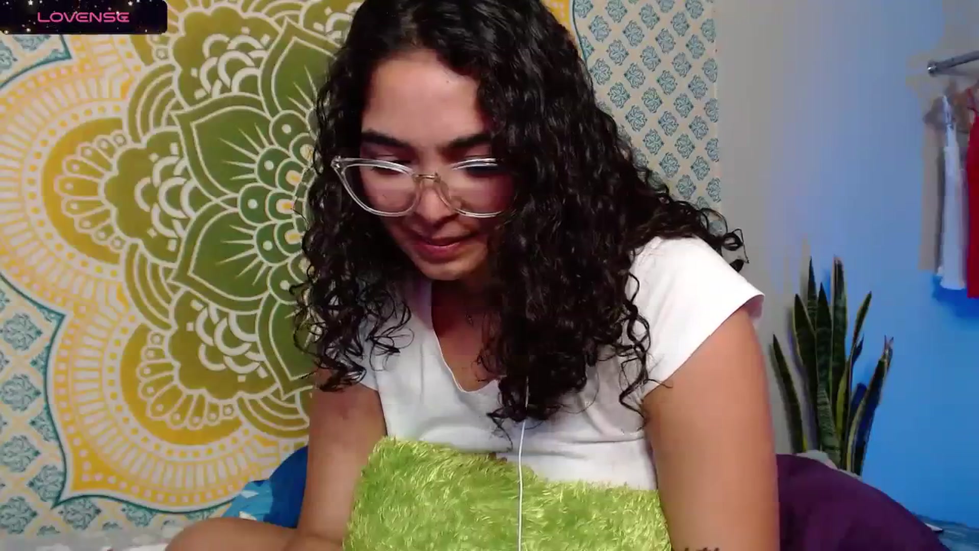 Gallery image thumbnail from Ariagaleo's myfreecams stream on, 10/01/2023, 24:32 image 16 of 20