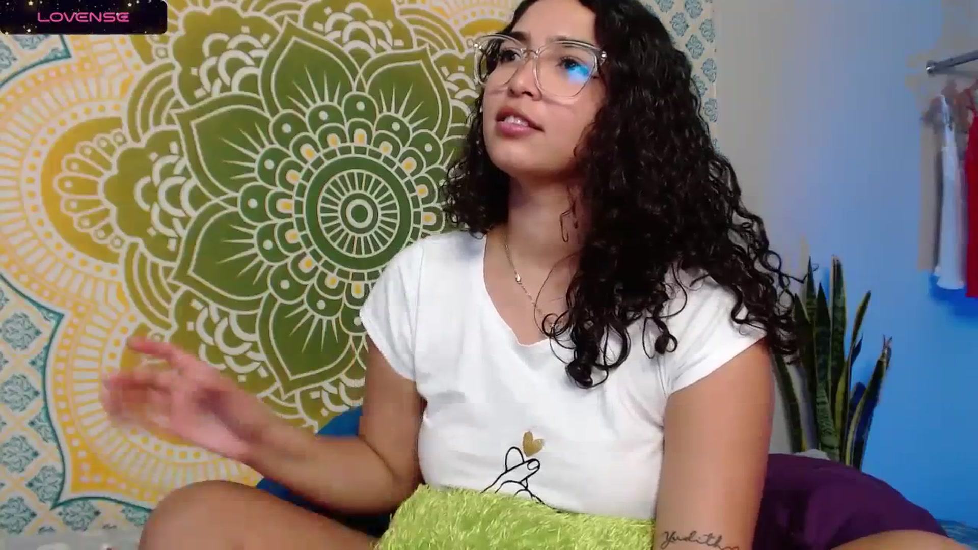Gallery image thumbnail from Ariagaleo's myfreecams stream on, 10/01/2023, 24:32 image 12 of 20