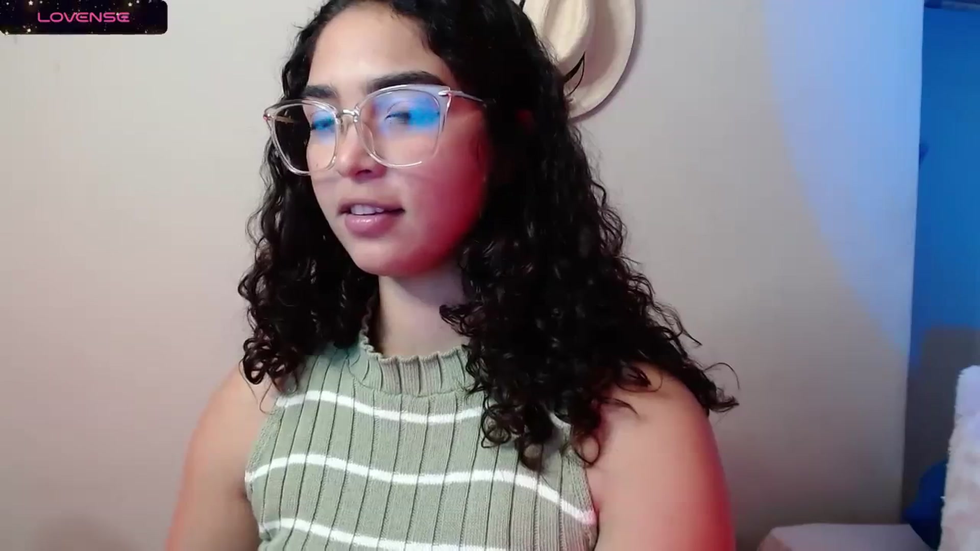 Gallery image thumbnail from Ariagaleo's myfreecams stream on, 10/08/2023, 03:22 image 18 of 20