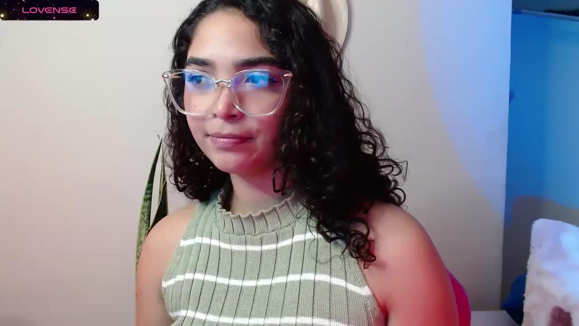 Gallery image thumbnail from Ariagaleo's myfreecams stream on, 10/08/2023, 03:22 image 16 of 20