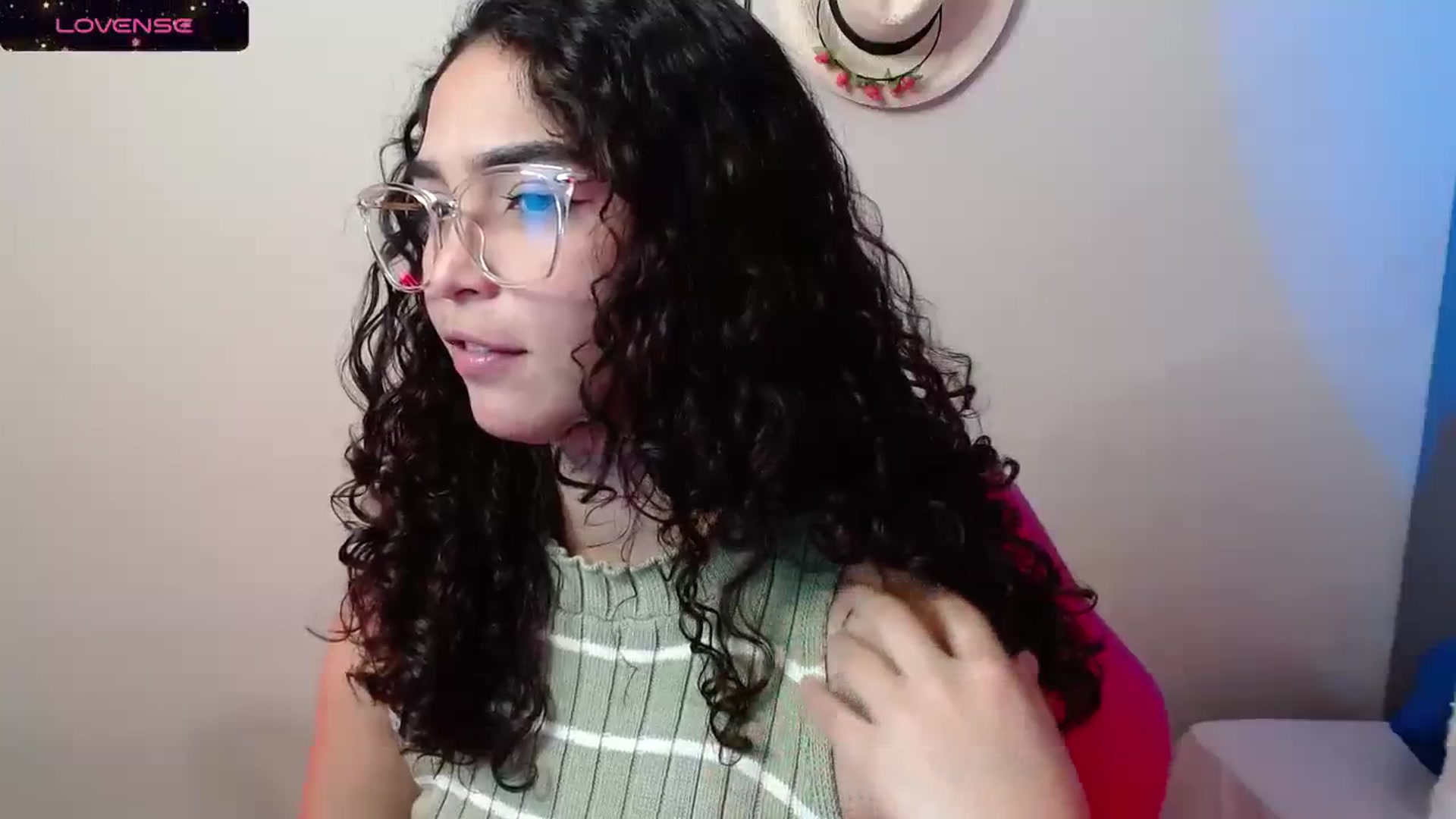 Gallery image thumbnail from Ariagaleo's myfreecams stream on, 10/08/2023, 03:22 image 14 of 20