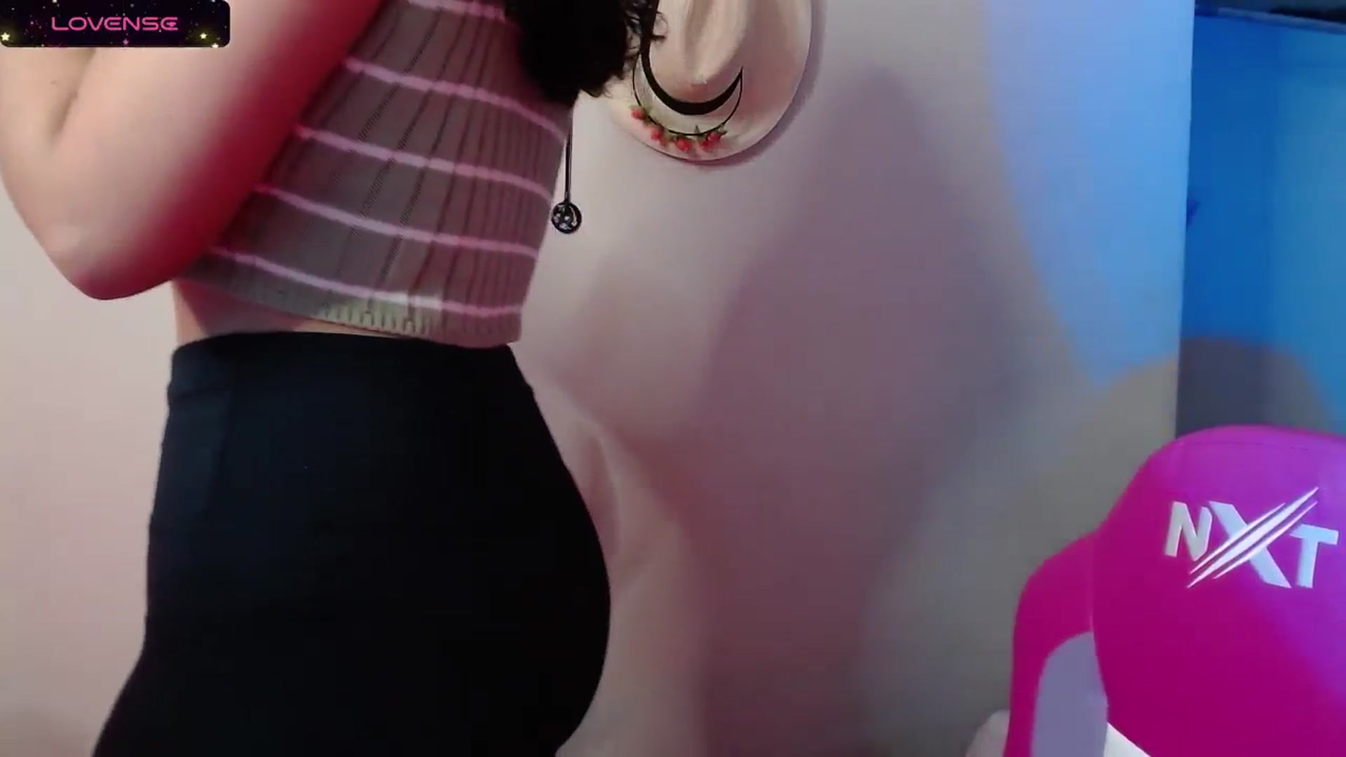 Gallery image thumbnail from Ariagaleo's myfreecams stream on, 10/08/2023, 03:22 image 20 of 20