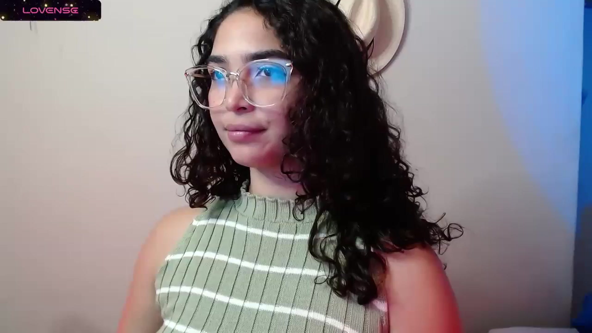 Gallery image thumbnail from Ariagaleo's myfreecams stream on, 10/08/2023, 03:34 image 19 of 20