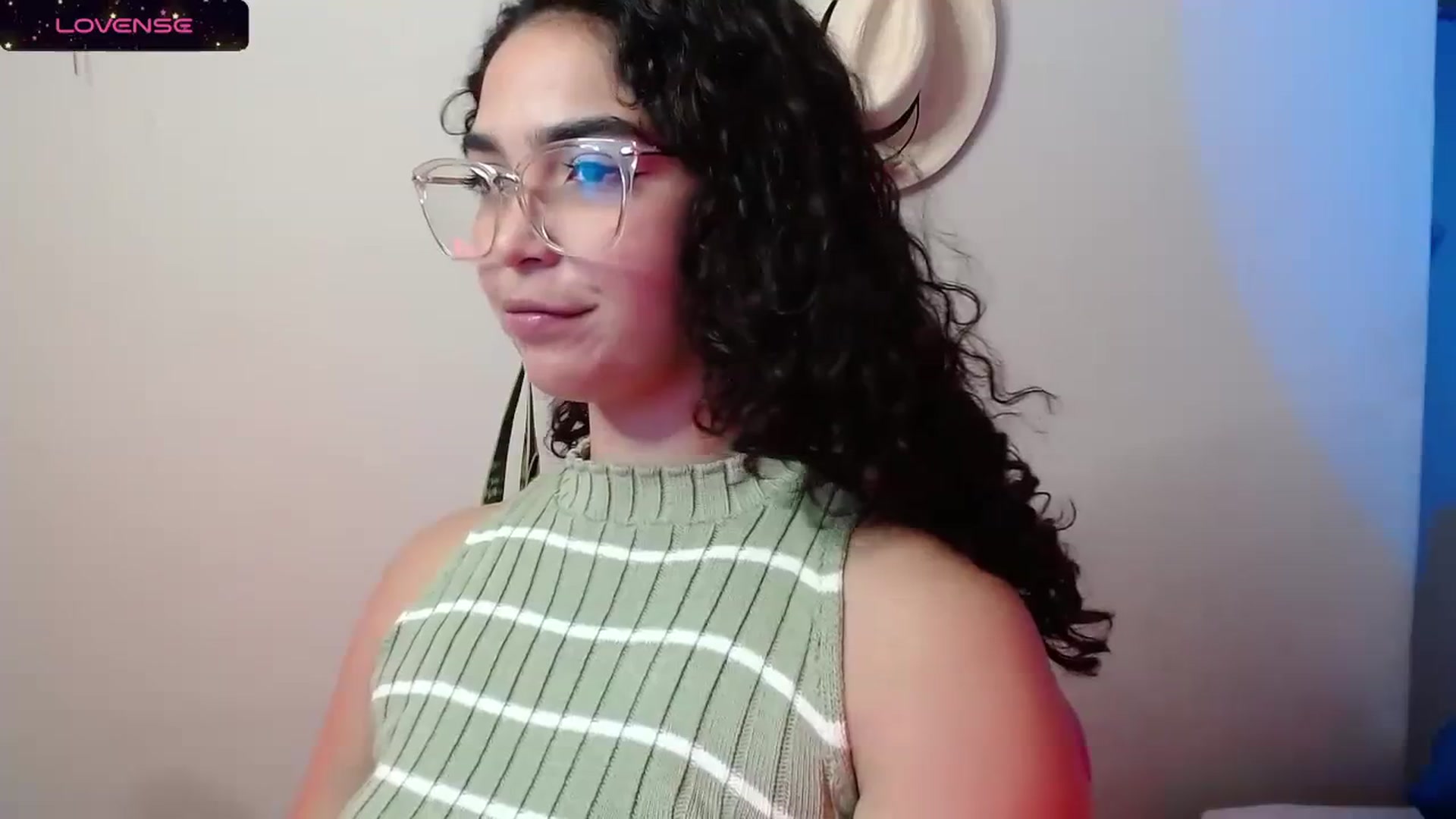 Gallery image thumbnail from Ariagaleo's myfreecams stream on, 10/08/2023, 03:34 image 16 of 20