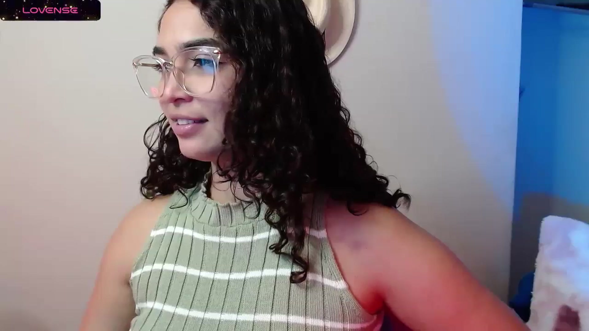 Gallery image thumbnail from Ariagaleo's myfreecams stream on, 10/08/2023, 03:34 image 5 of 20