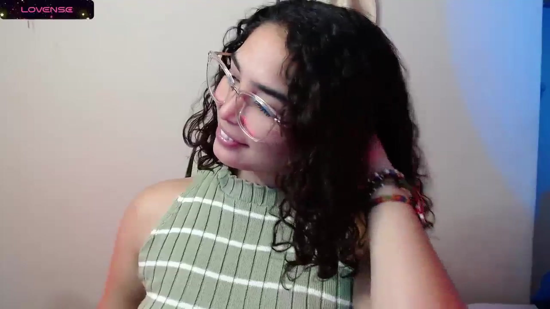 Gallery image thumbnail from Ariagaleo's myfreecams stream on, 10/08/2023, 03:34 image 17 of 20