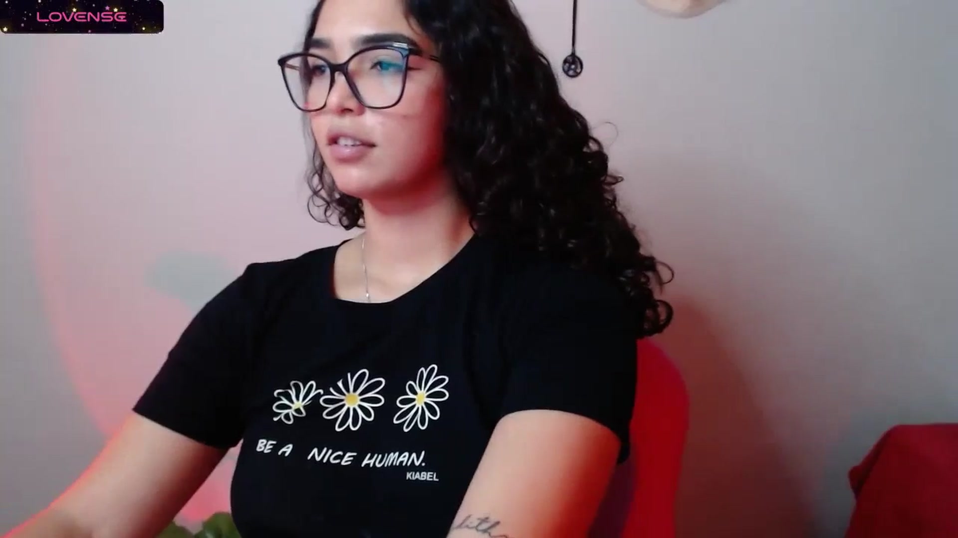 Gallery image thumbnail from Ariagaleo's myfreecams stream on, 10/12/2023, 18:18 image 18 of 20