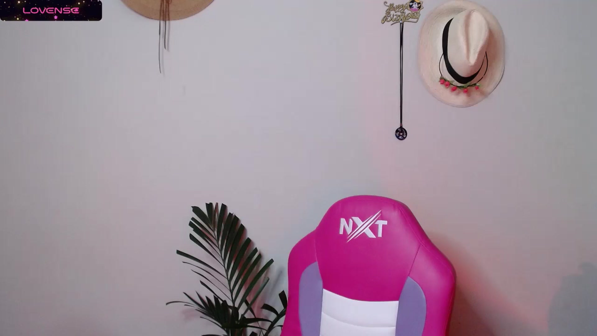 Gallery image thumbnail from Ariagaleo's myfreecams stream on, 10/13/2023, 20:33 image 7 of 20
