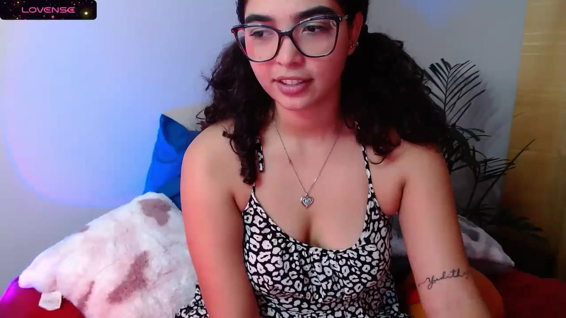 Gallery image thumbnail from Ariagaleo's myfreecams stream on, 10/19/2023, 17:11 image 11 of 20