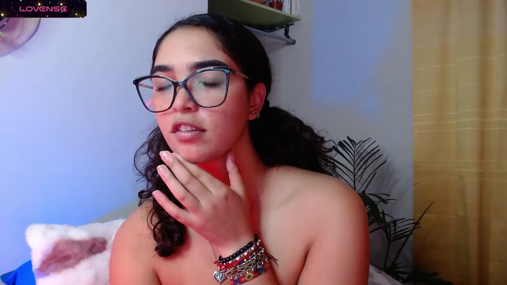 Gallery image thumbnail from Ariagaleo's myfreecams stream on, 10/19/2023, 17:44 image 12 of 20