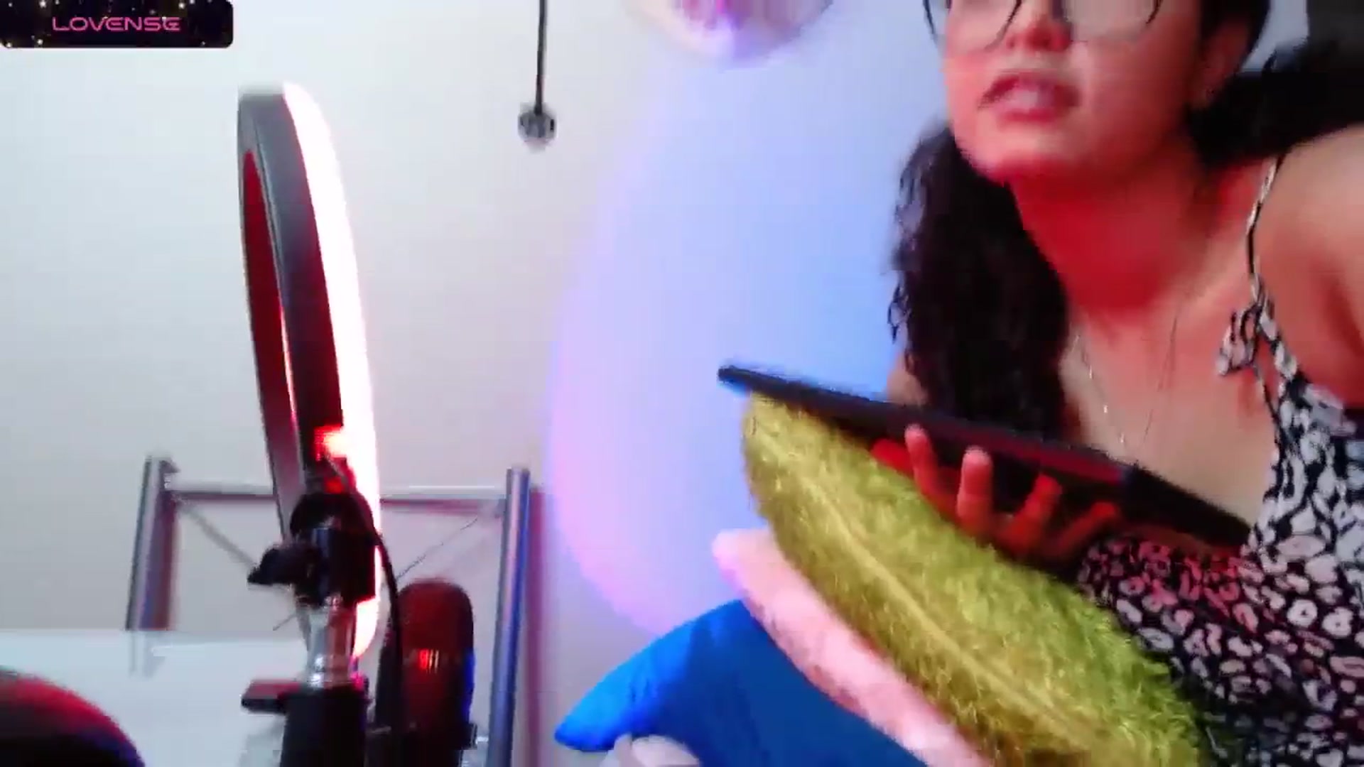 Gallery image thumbnail from Ariagaleo's myfreecams stream on, 10/19/2023, 19:16 image 18 of 20