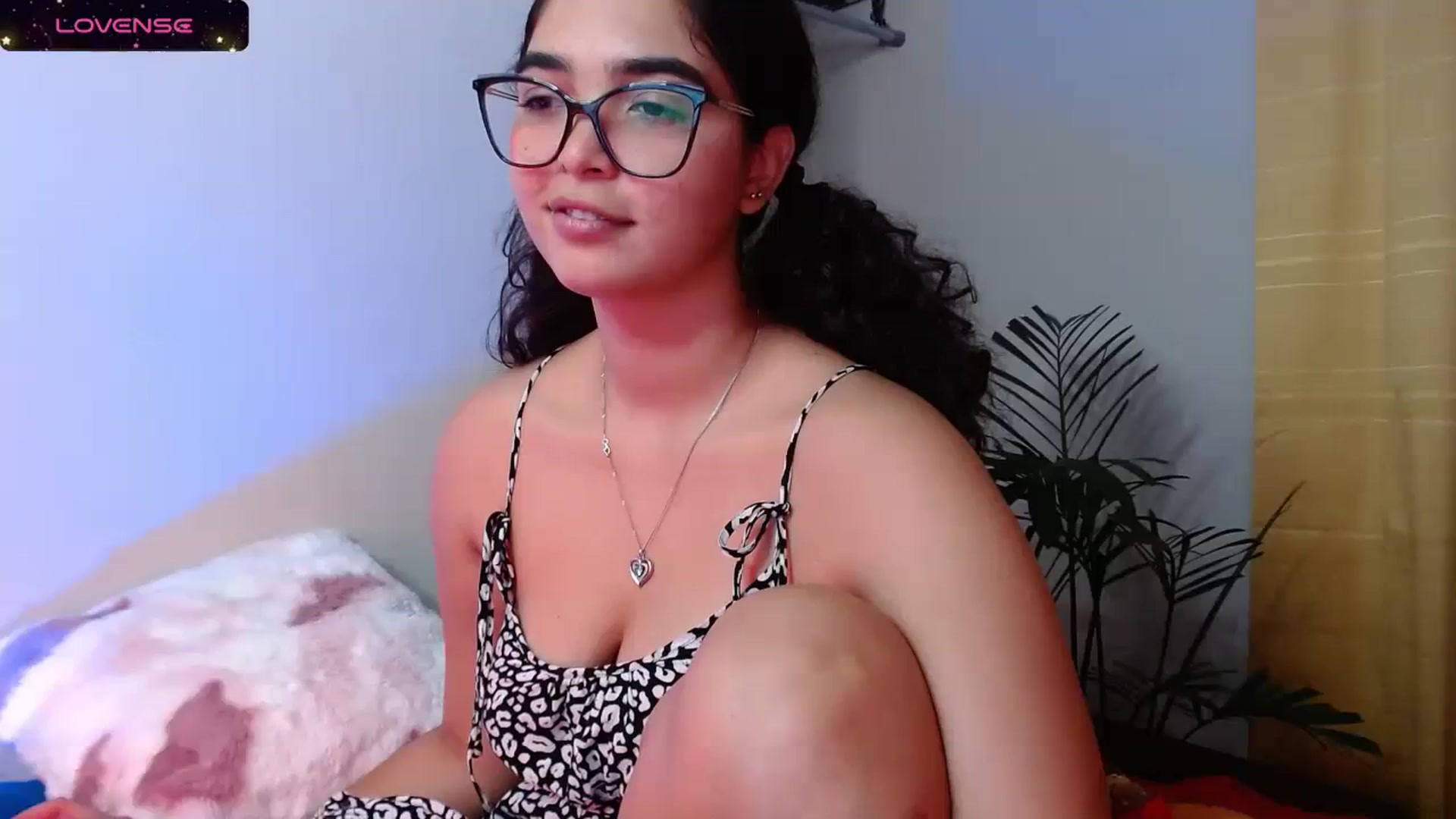 Gallery image thumbnail from Ariagaleo's myfreecams stream on, 10/19/2023, 19:16 image 13 of 20
