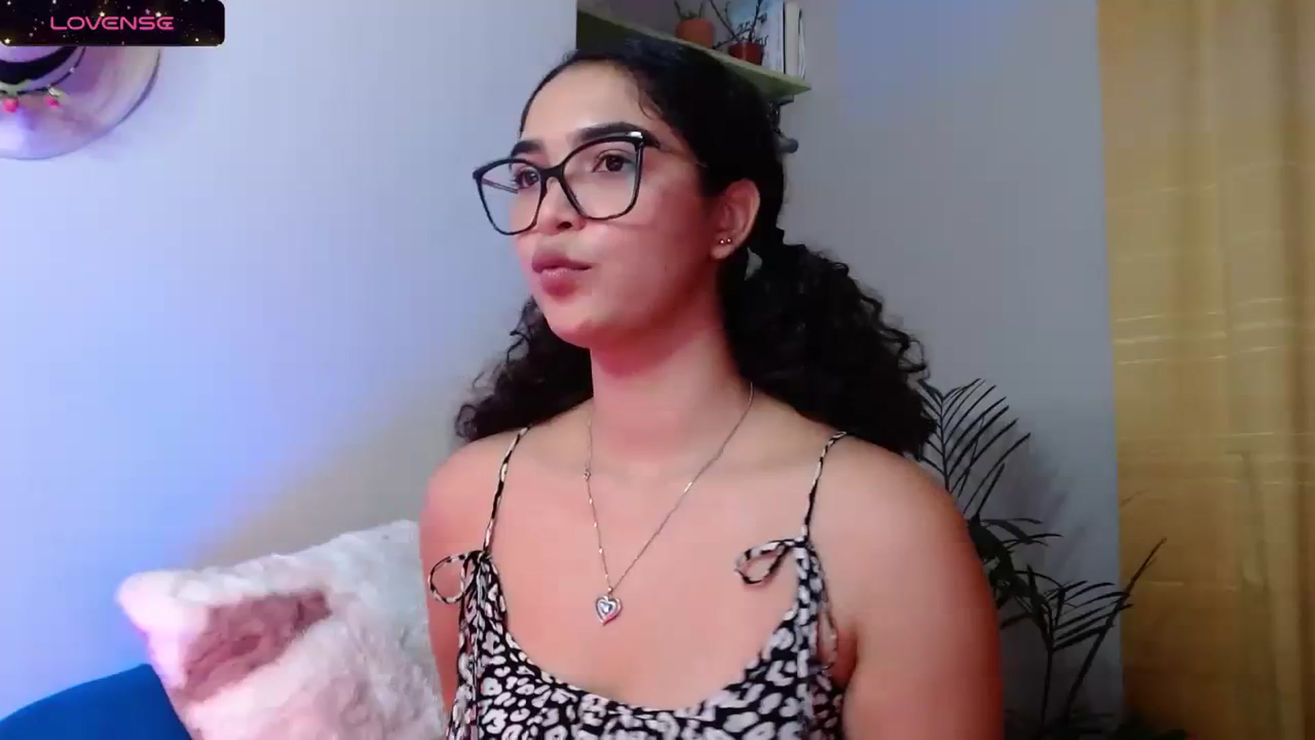 Gallery image thumbnail from Ariagaleo's myfreecams stream on, 10/19/2023, 19:16 image 11 of 20