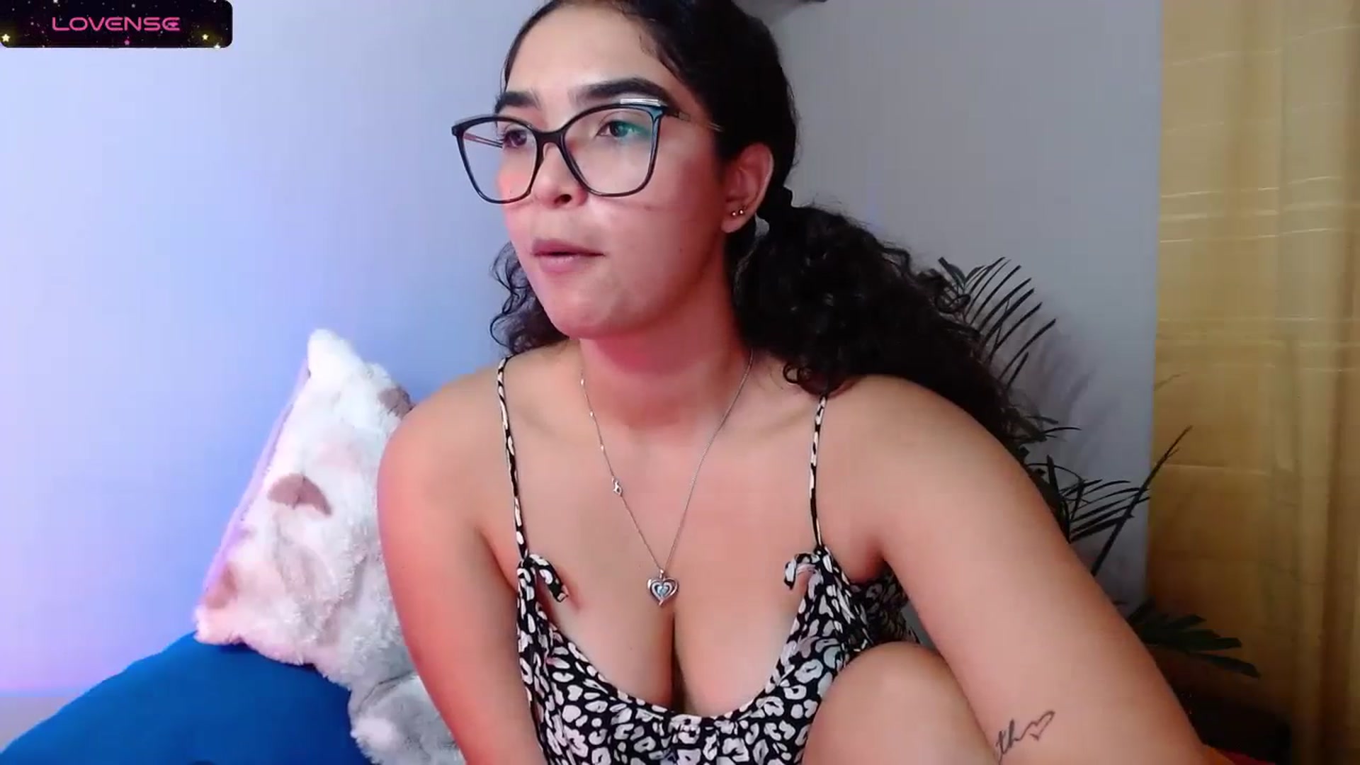 Gallery image thumbnail from Ariagaleo's myfreecams stream on, 10/19/2023, 21:02 image 2 of 20