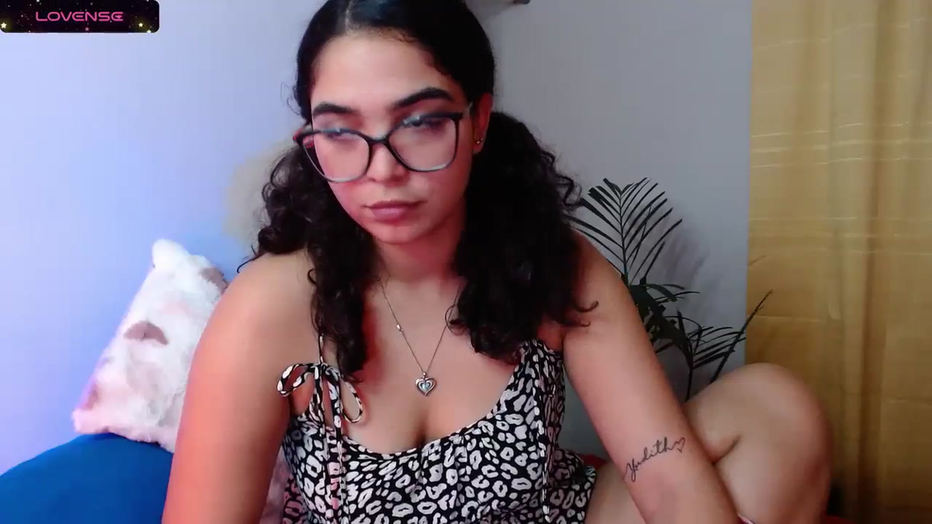 Gallery image thumbnail from Ariagaleo's myfreecams stream on, 10/19/2023, 21:02 image 7 of 20