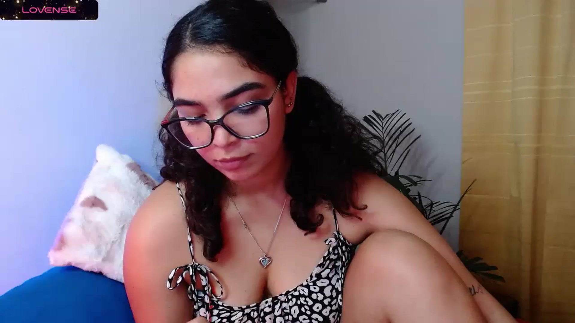 Gallery image thumbnail from Ariagaleo's myfreecams stream on, 10/19/2023, 21:02 image 10 of 20