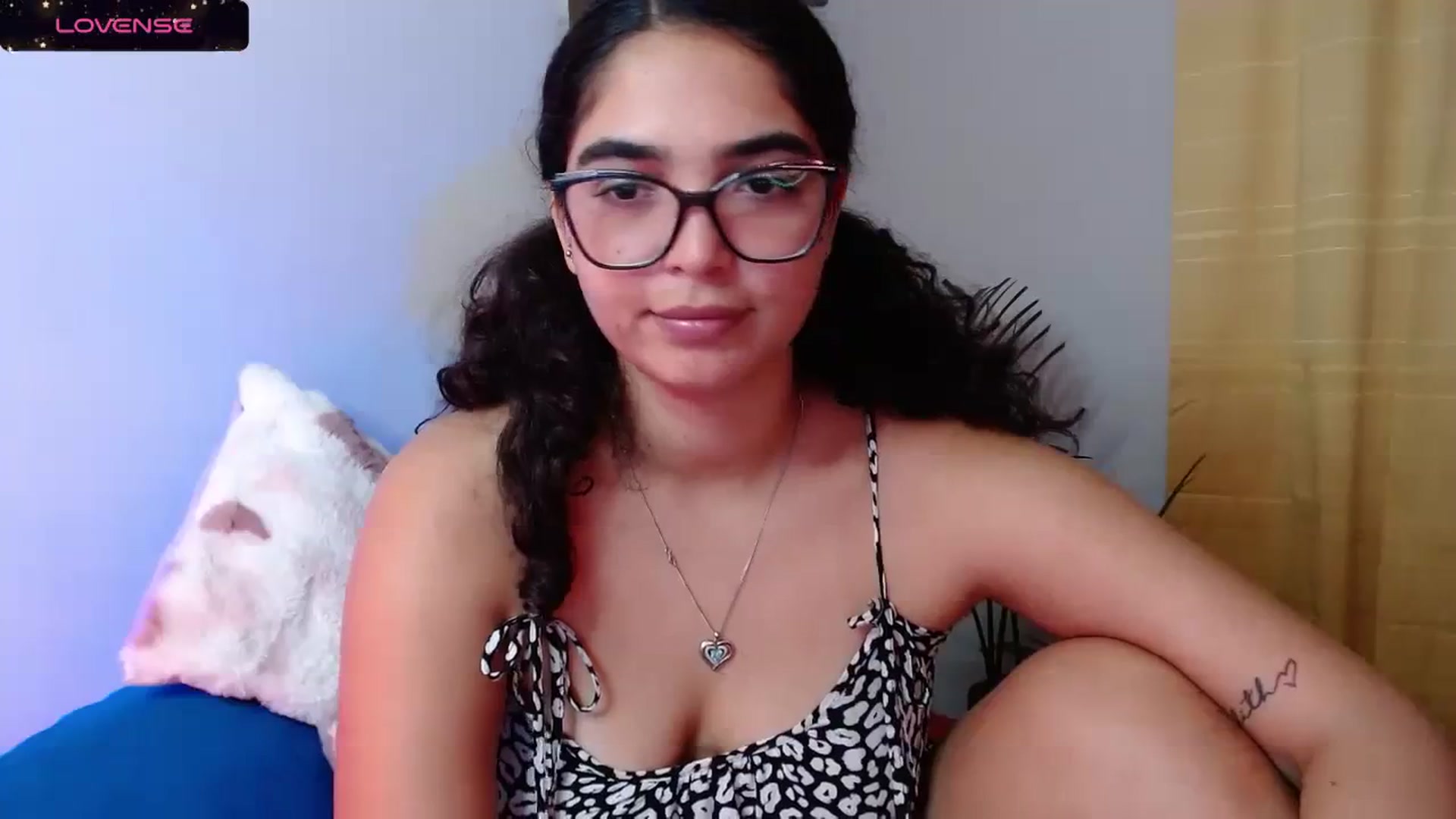 Gallery image thumbnail from Ariagaleo's myfreecams stream on, 10/19/2023, 21:02 image 14 of 20