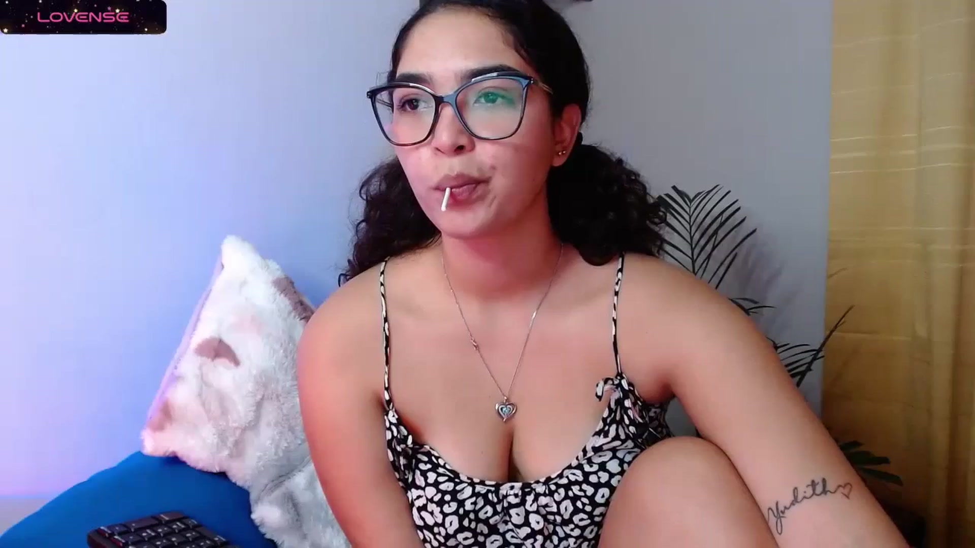 Gallery image thumbnail from Ariagaleo's myfreecams stream on, 10/19/2023, 21:02 image 1 of 20